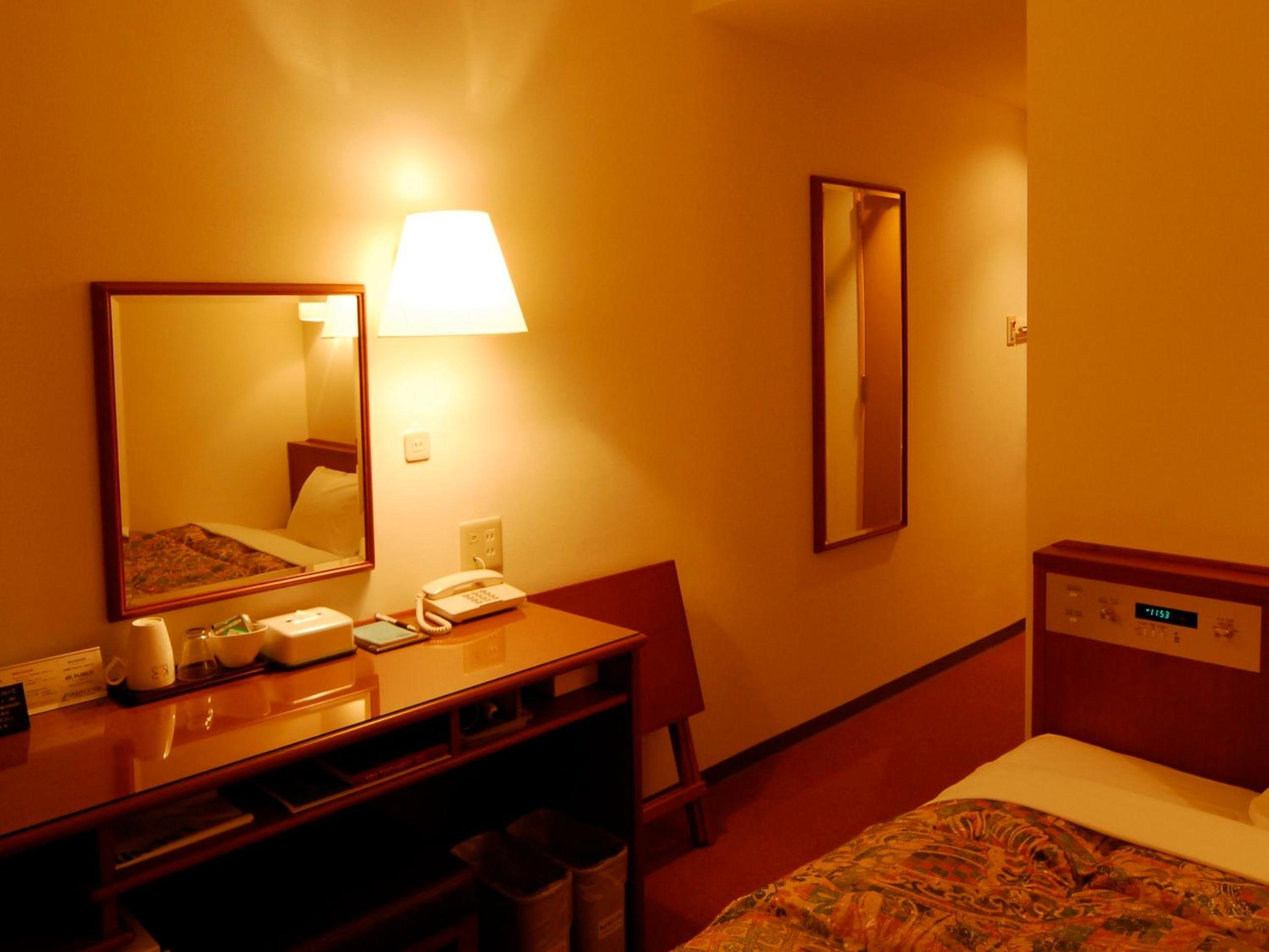 Single Room - Smoking - Photo 1