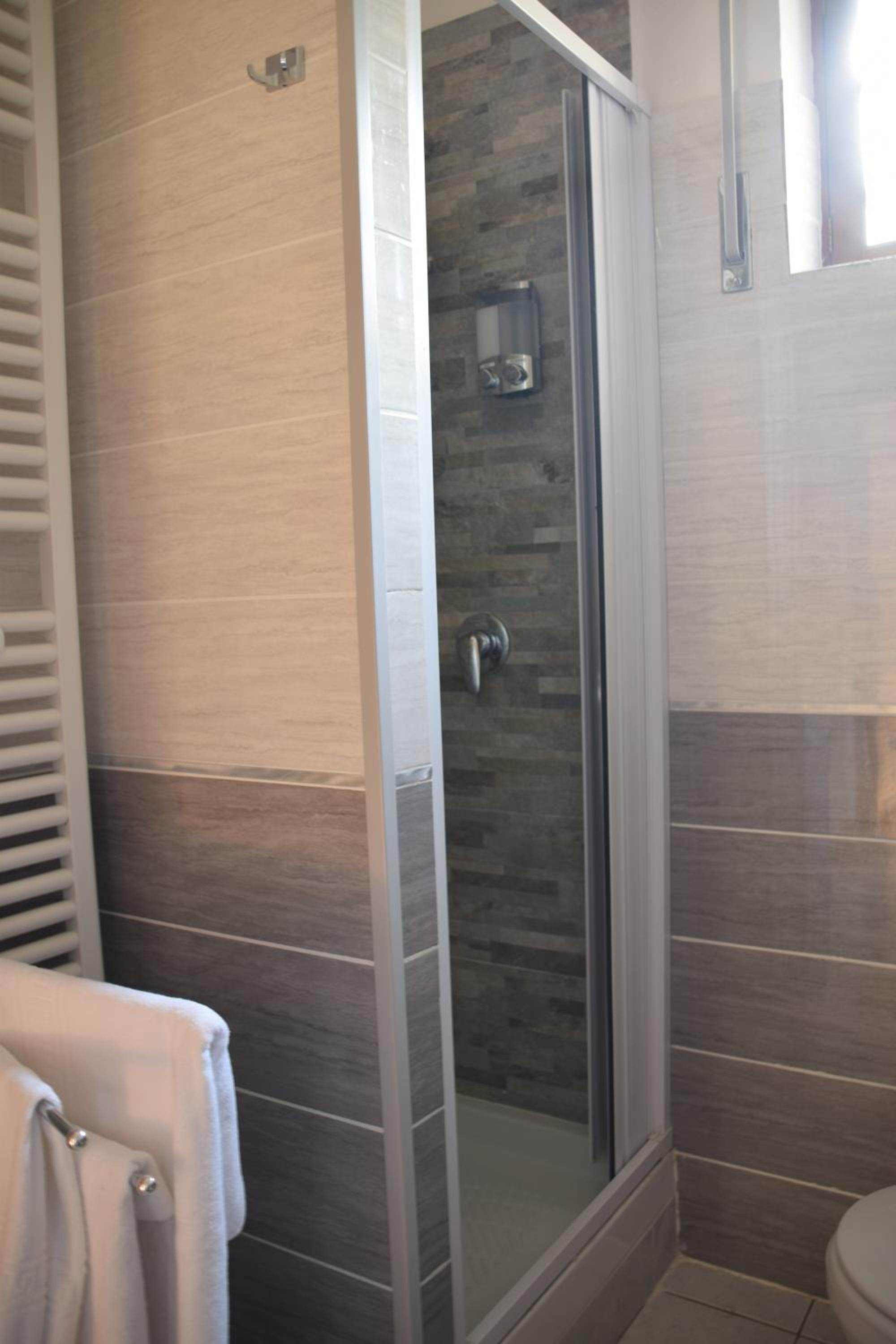 Three-Bedroom Apartment - Photo 24
