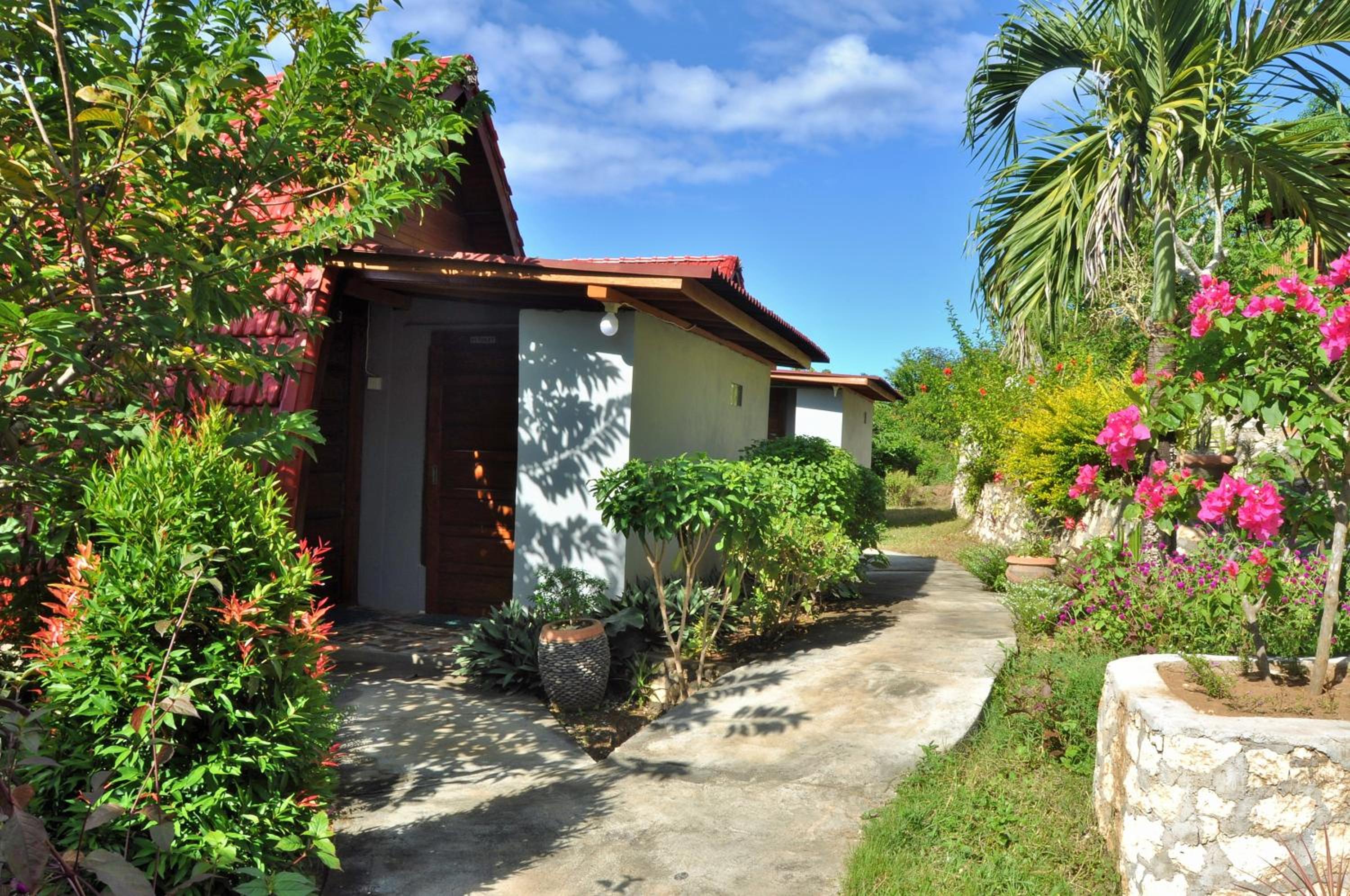 Deluxe Bungalow with Ocean and Agung Mount View - Photo 3