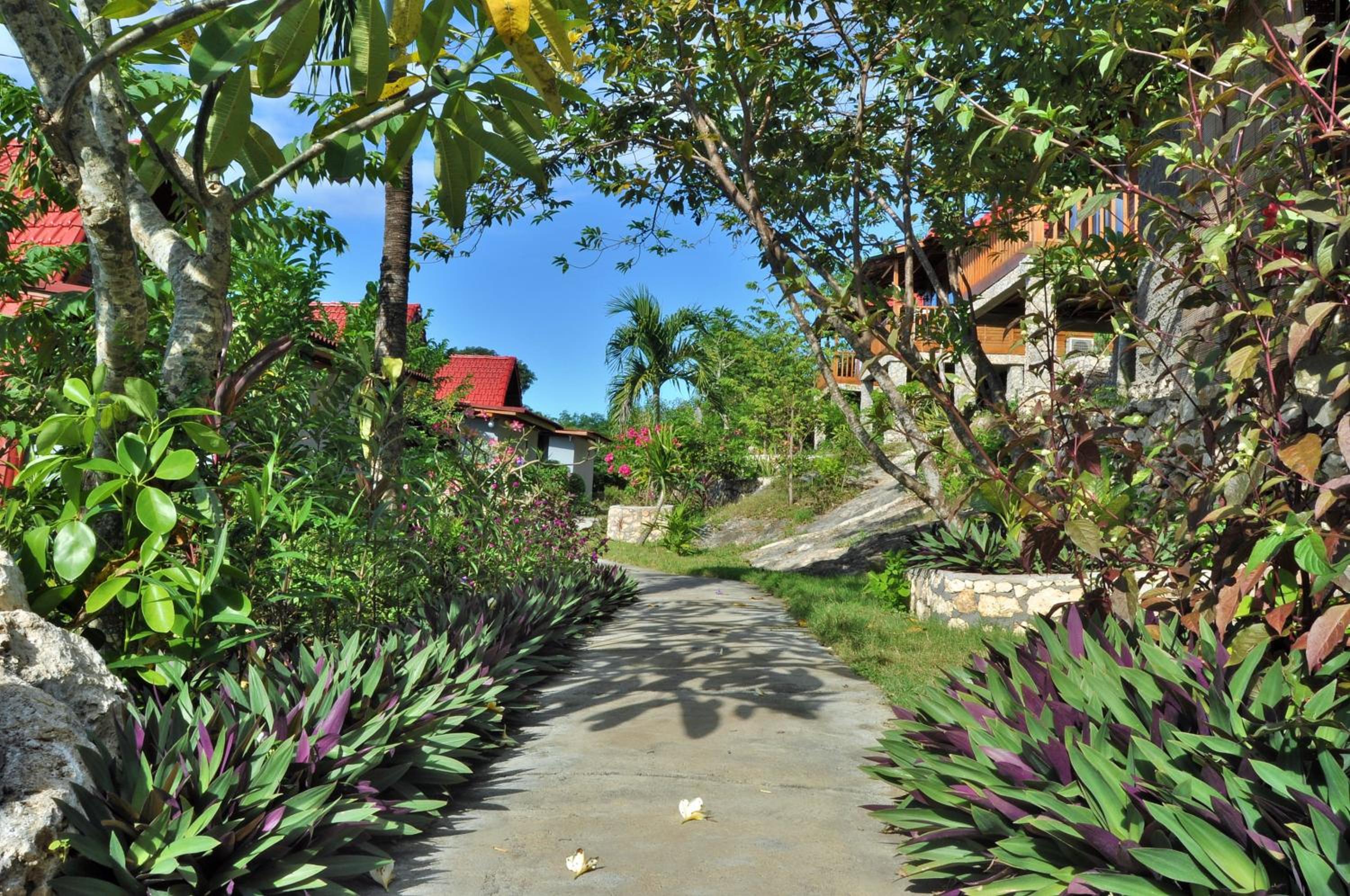Deluxe Bungalow with Ocean and Agung Mount View - Photo 76