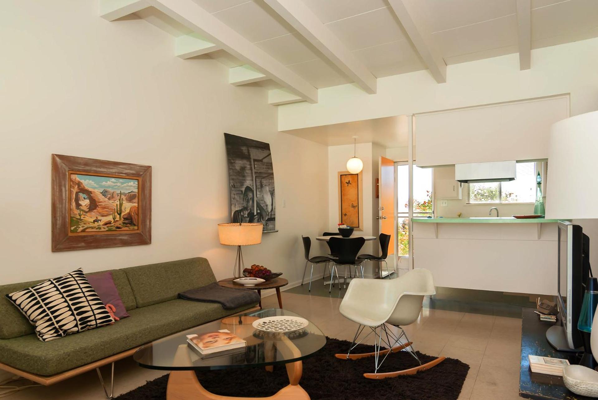 One-Bedroom Apartment with Pool View