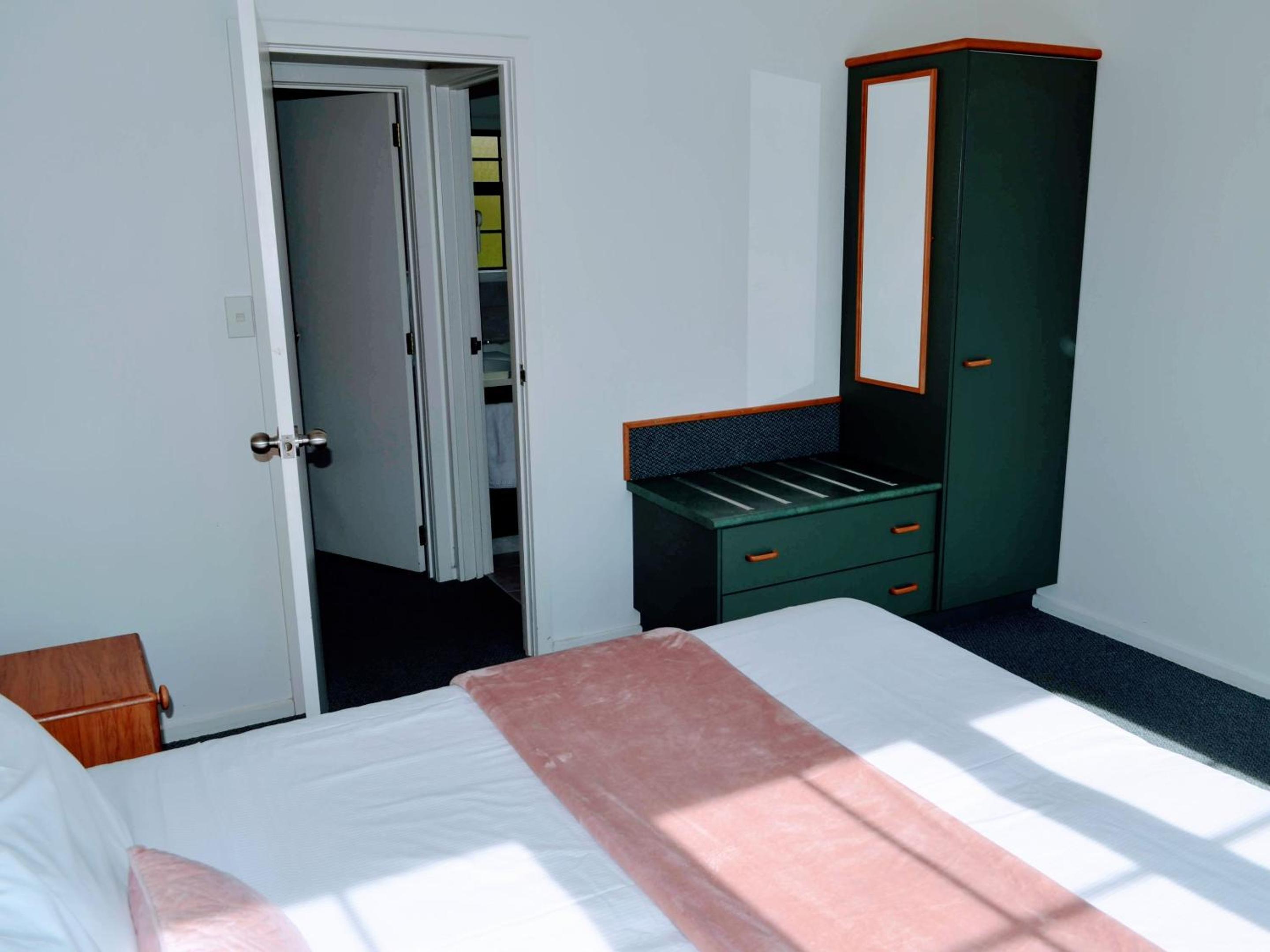 Two-Bedroom Suite photo 2