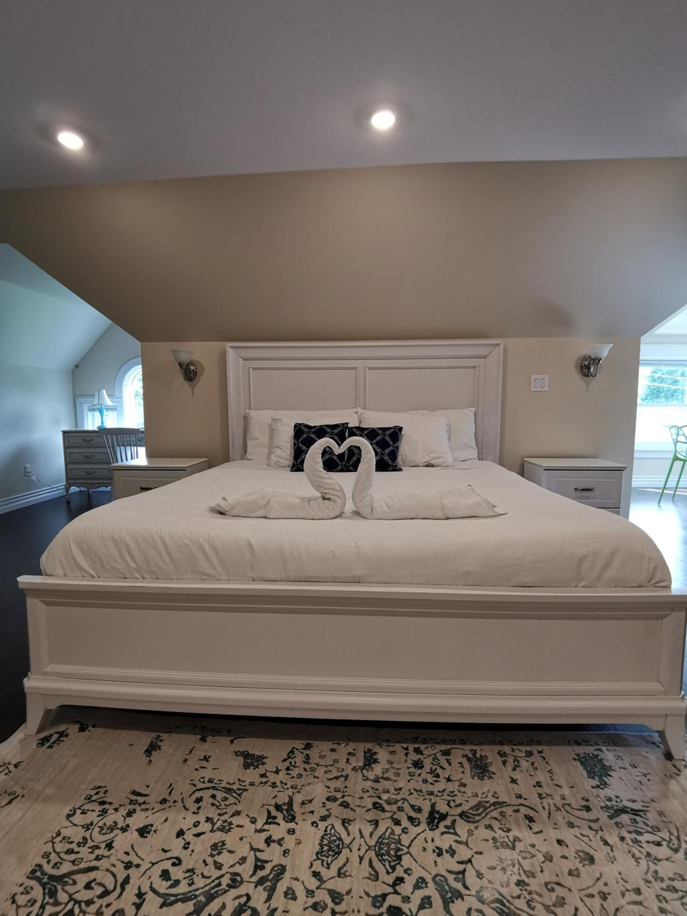 Deluxe King Suite photo 2