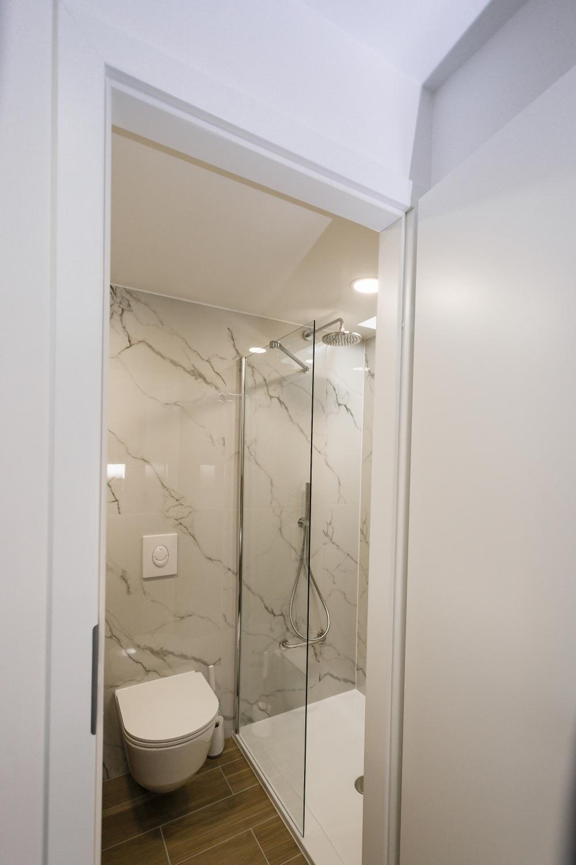 Deluxe Apartment - Photo 9