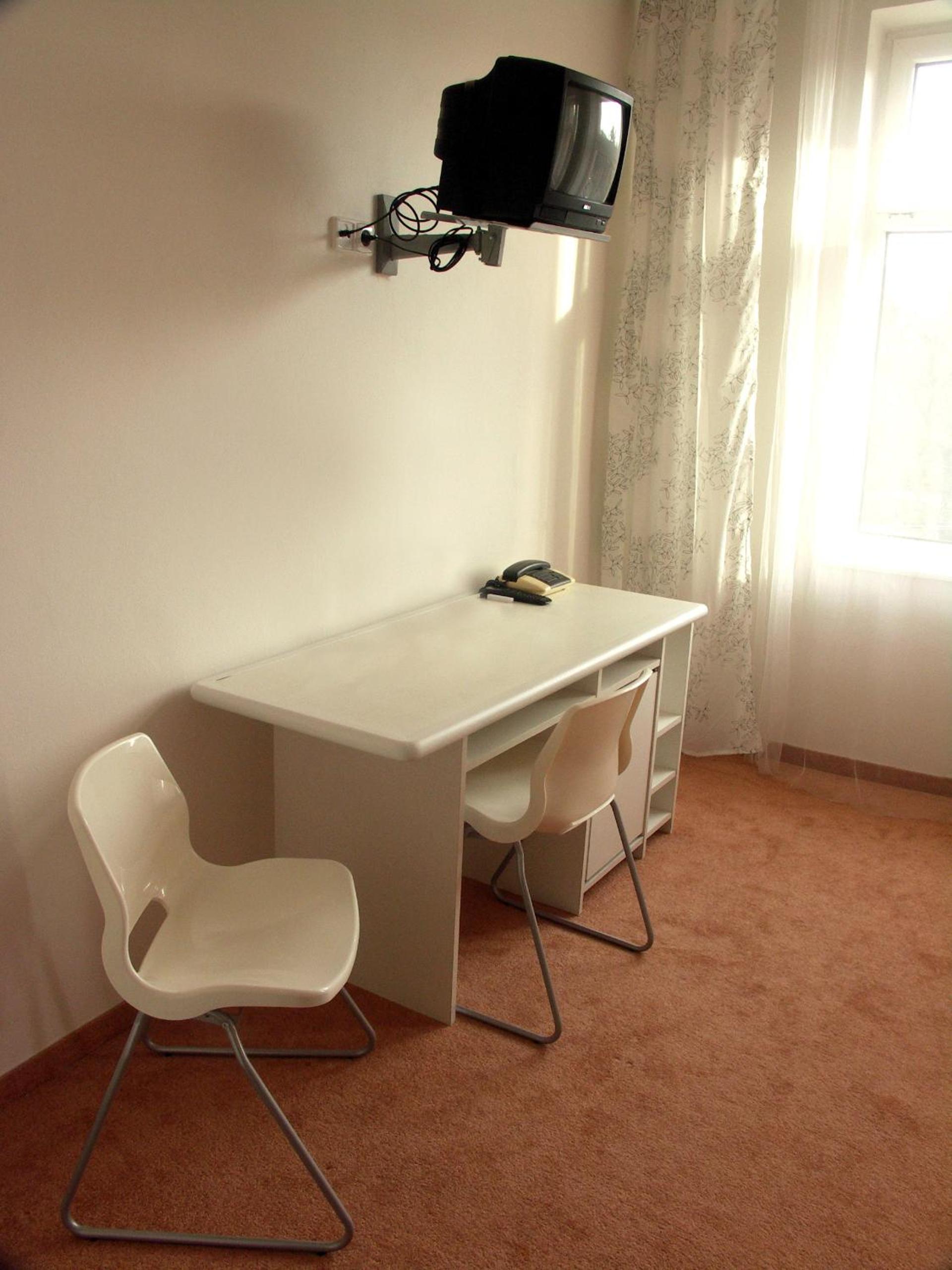 Double or Twin Room - Photo 3