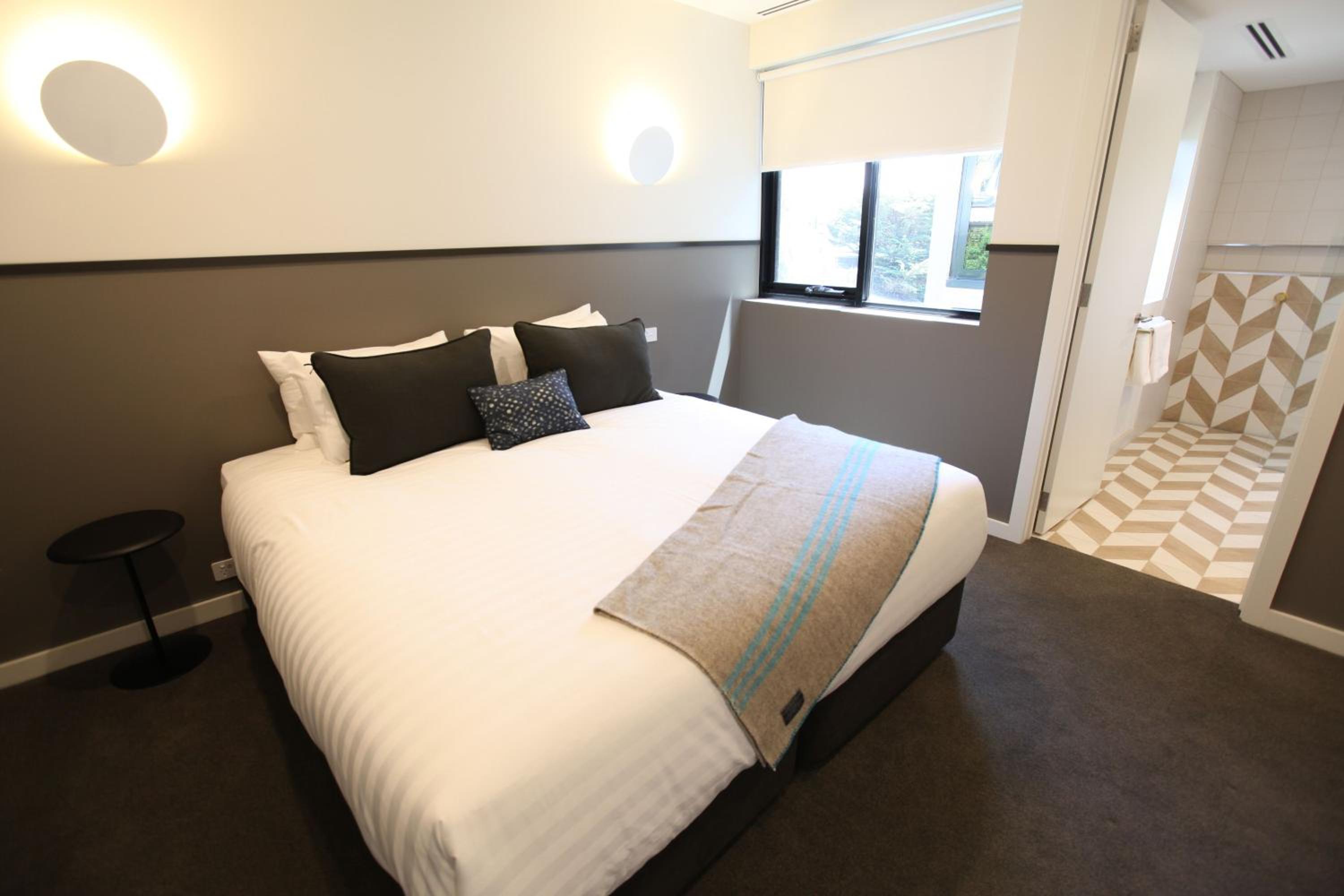 Three-Bedroom Apartment - Photo 25