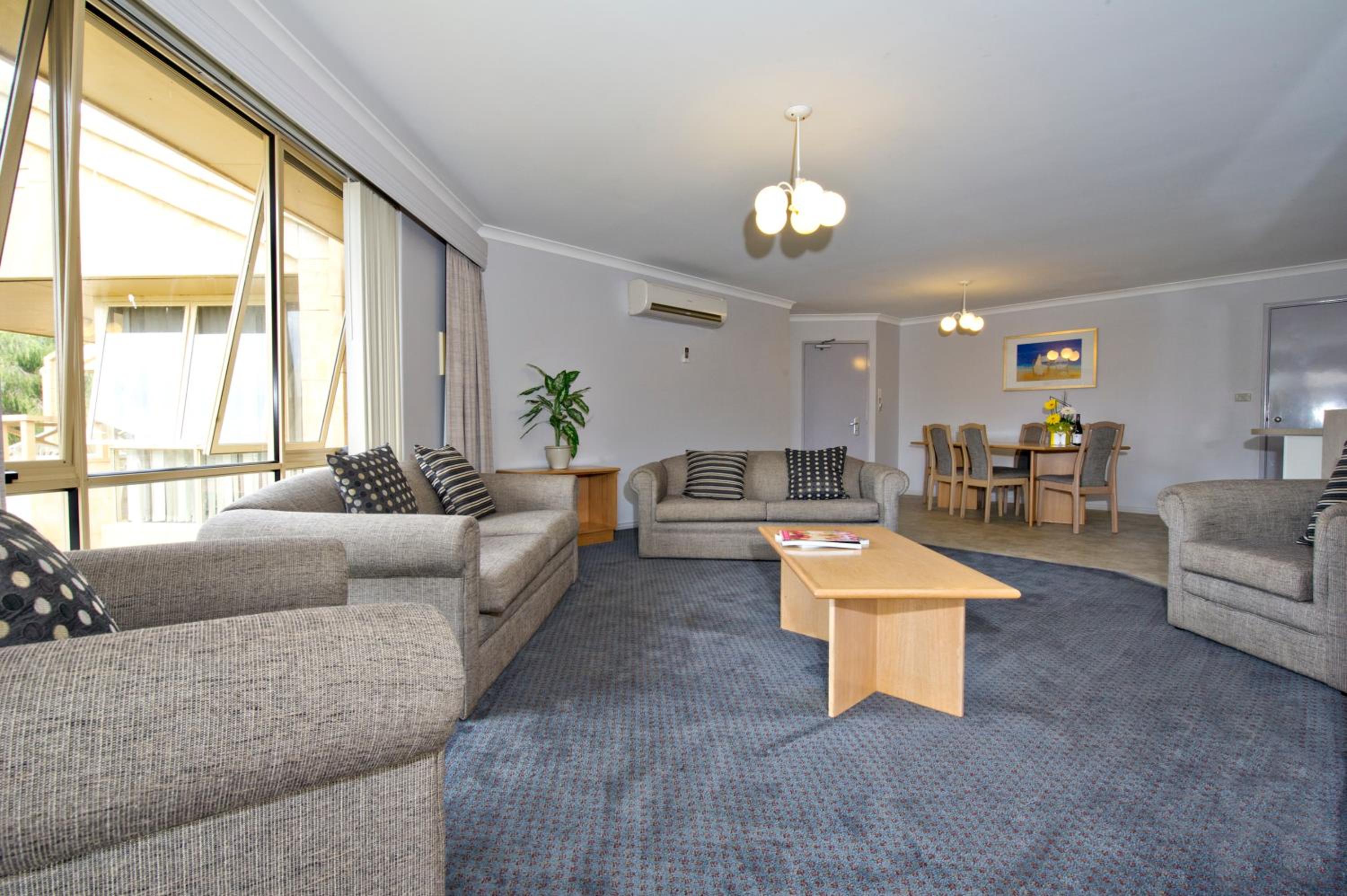 Two-Bedroom Apartment - Photo 6