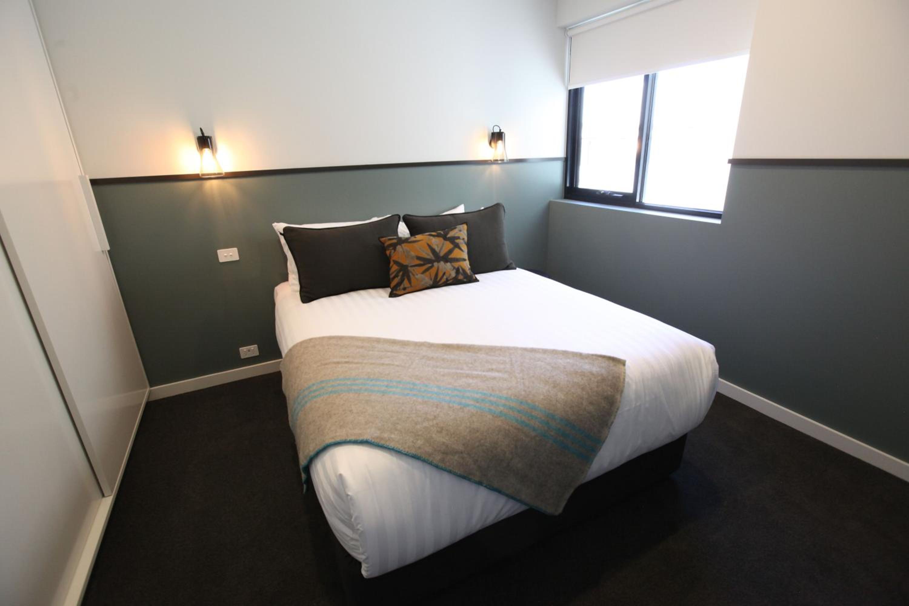 Three-Bedroom Apartment - Photo 5