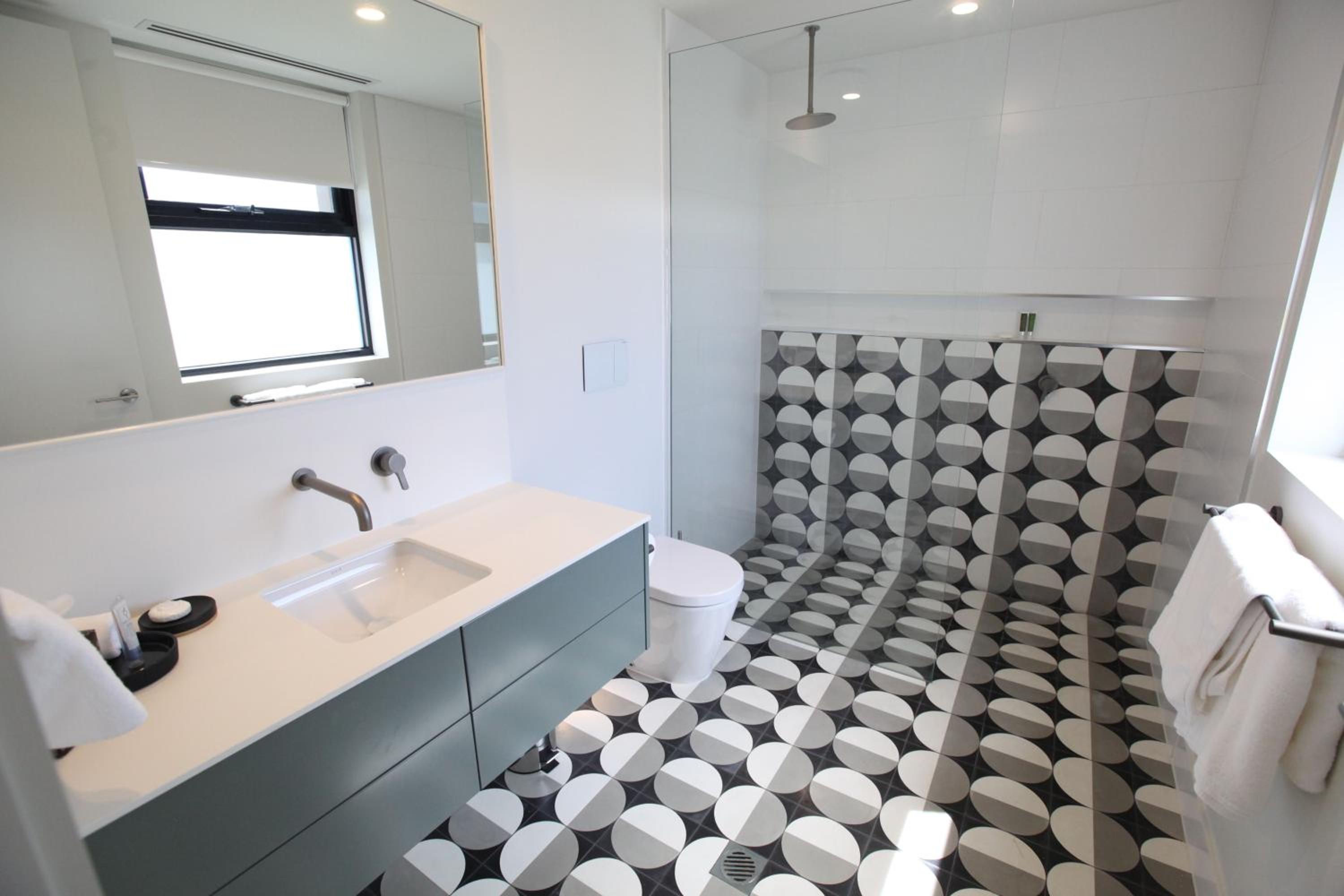 Three-Bedroom Apartment - Photo 24