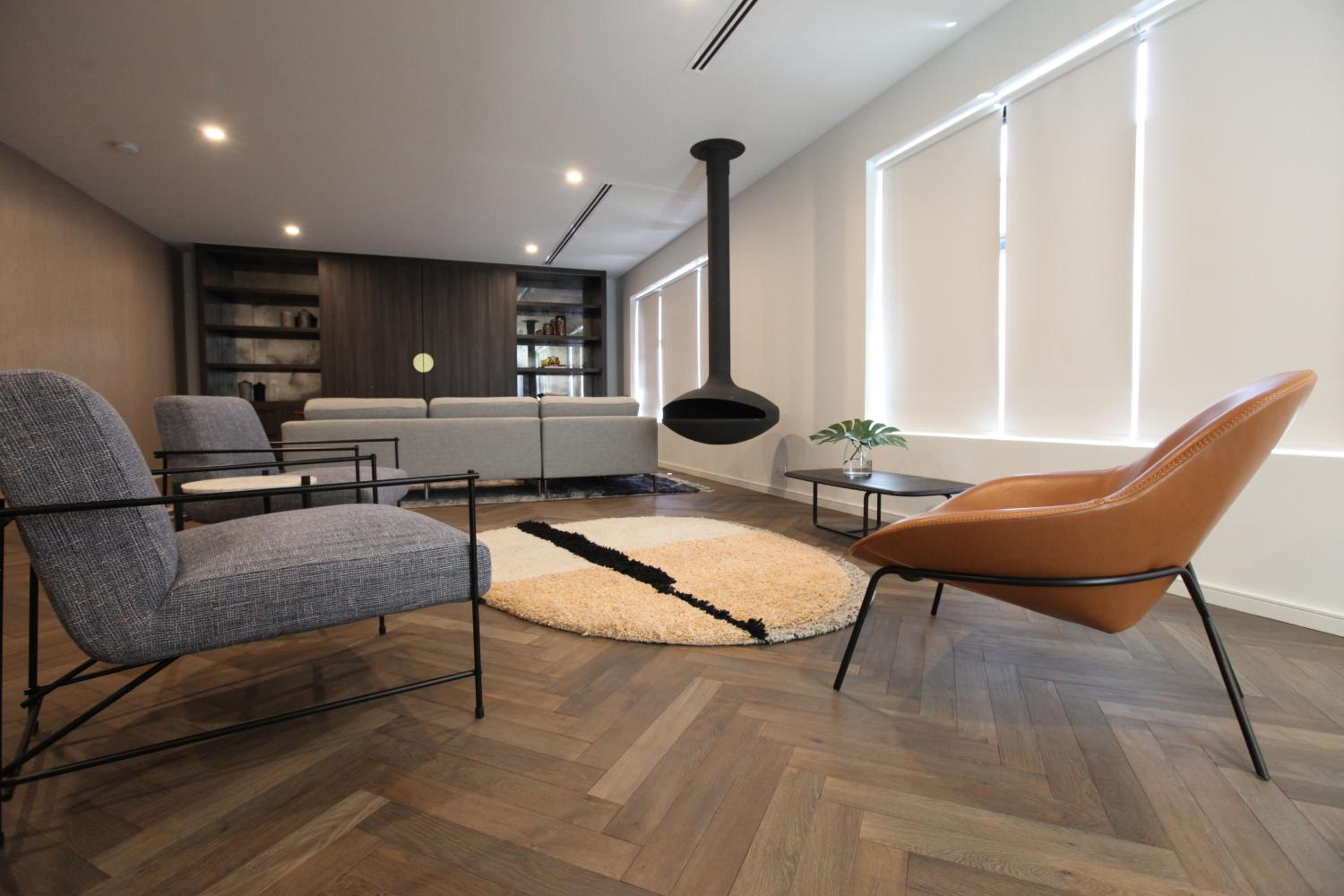Three-Bedroom Penthouse Apartment - Photo 3