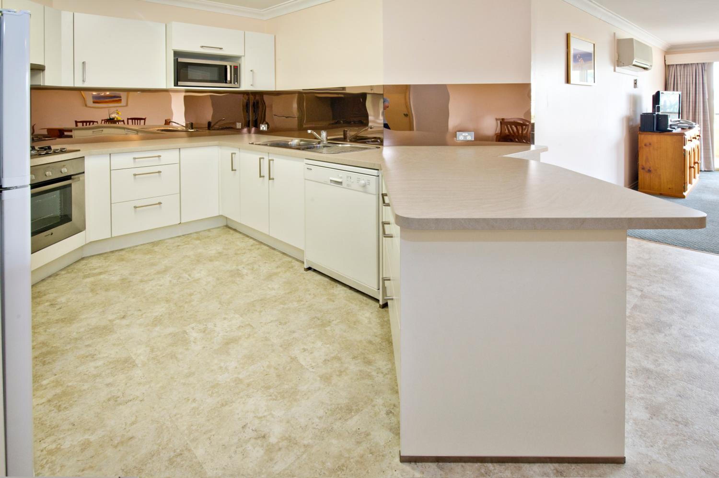 Three-Bedroom Apartment - Photo 5