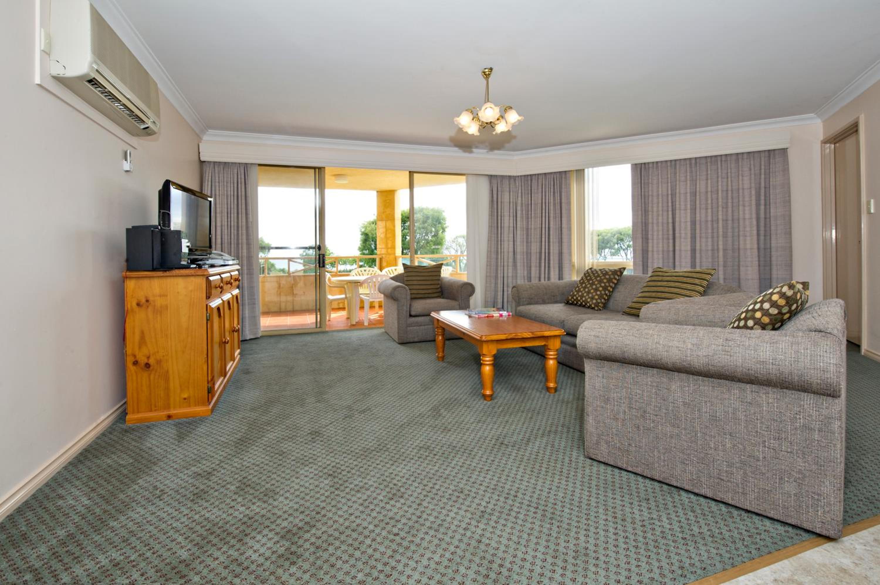 Three-Bedroom Apartment - Photo 3