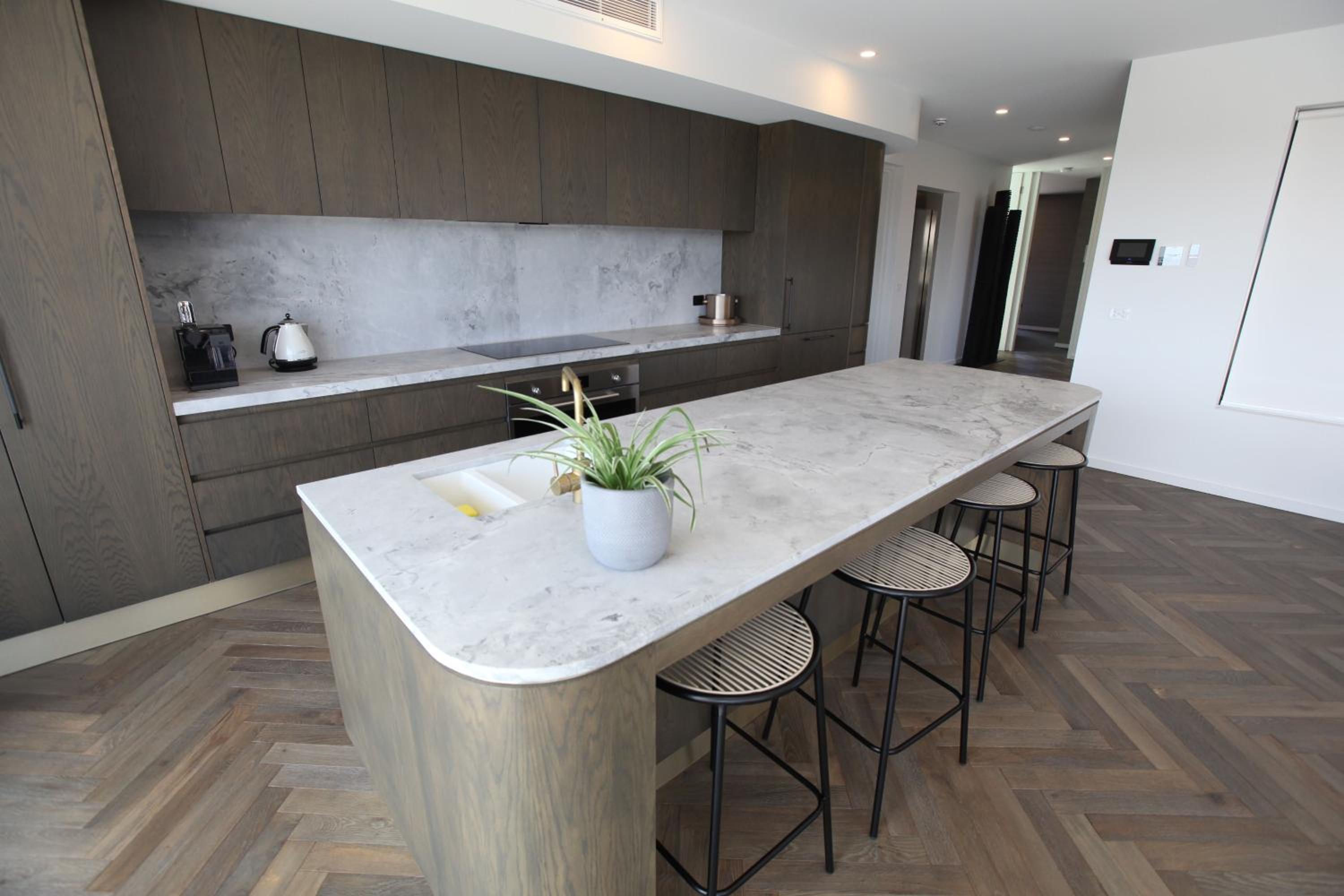 Three-Bedroom Penthouse Apartment - Photo 10