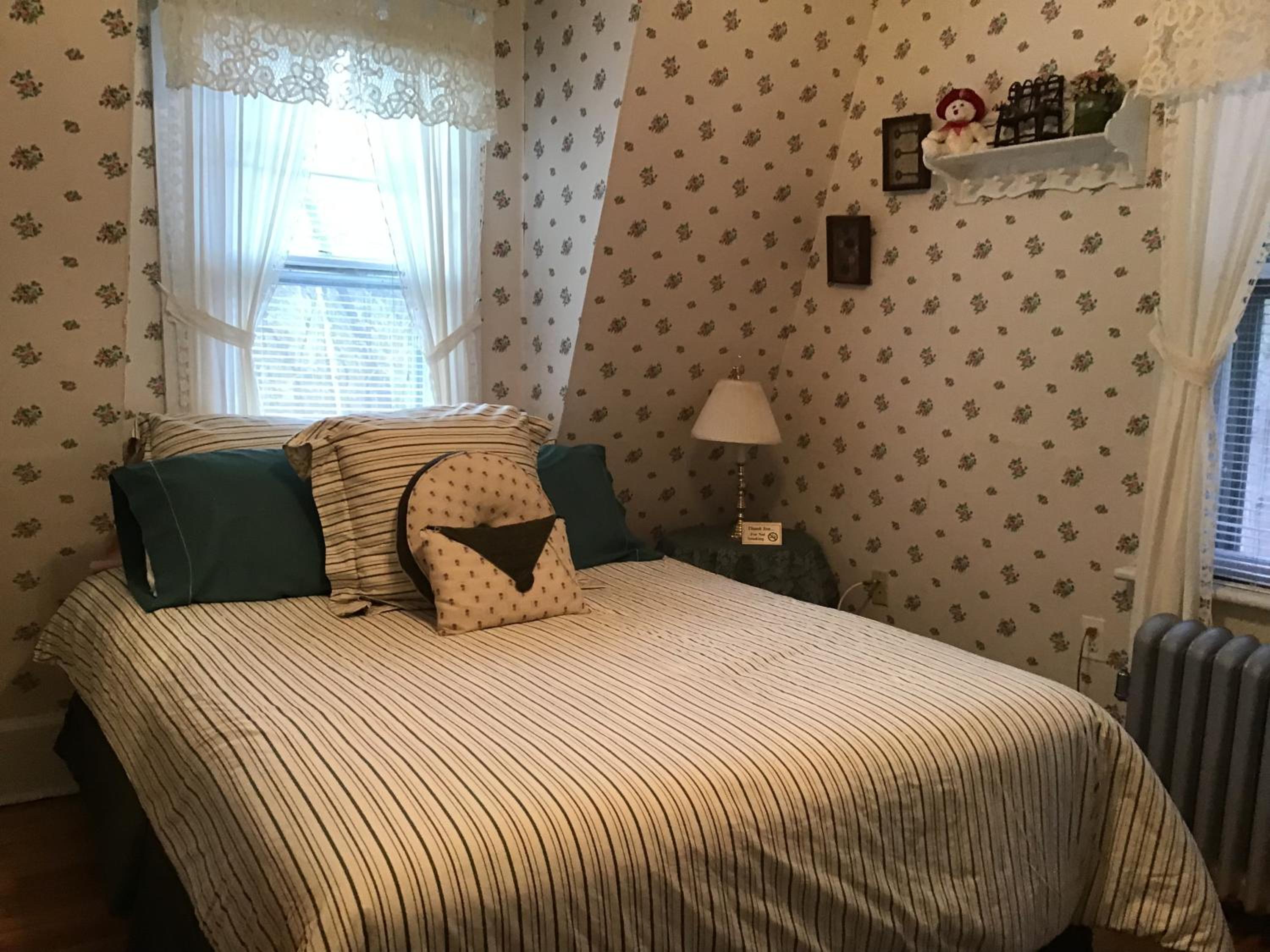 Standard Queen Room - Photo 3