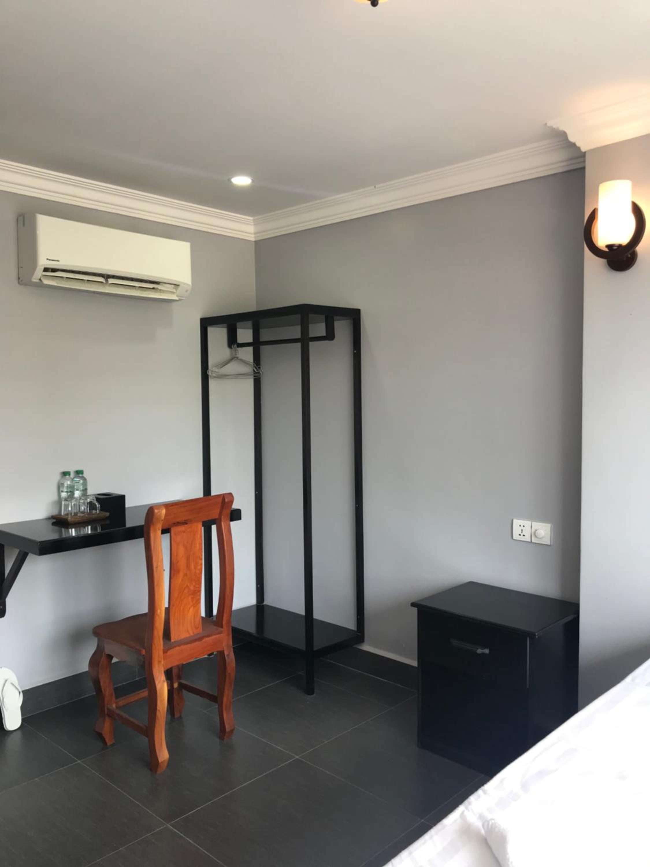 Standard Double Room - Photo 10
