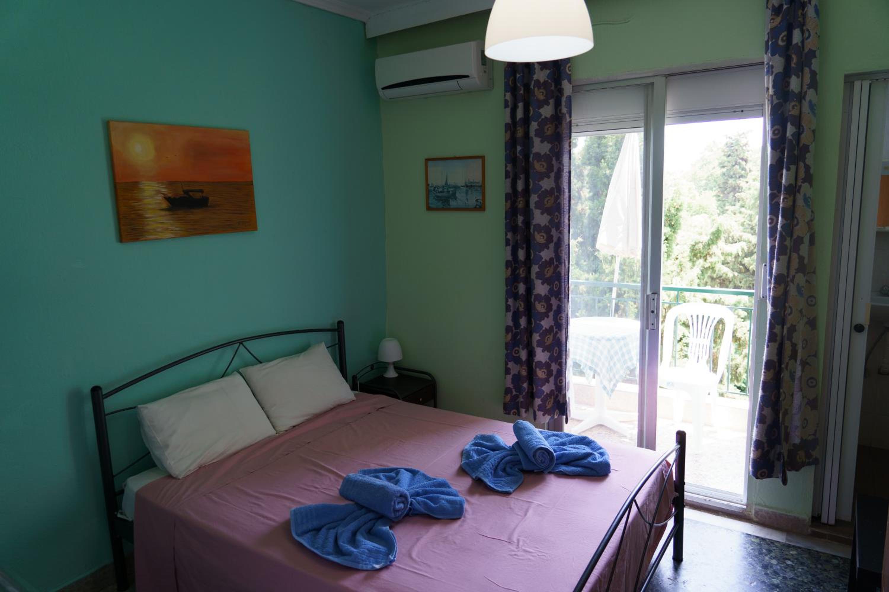 Studio (2 Adults) Double Bed - Photo 4