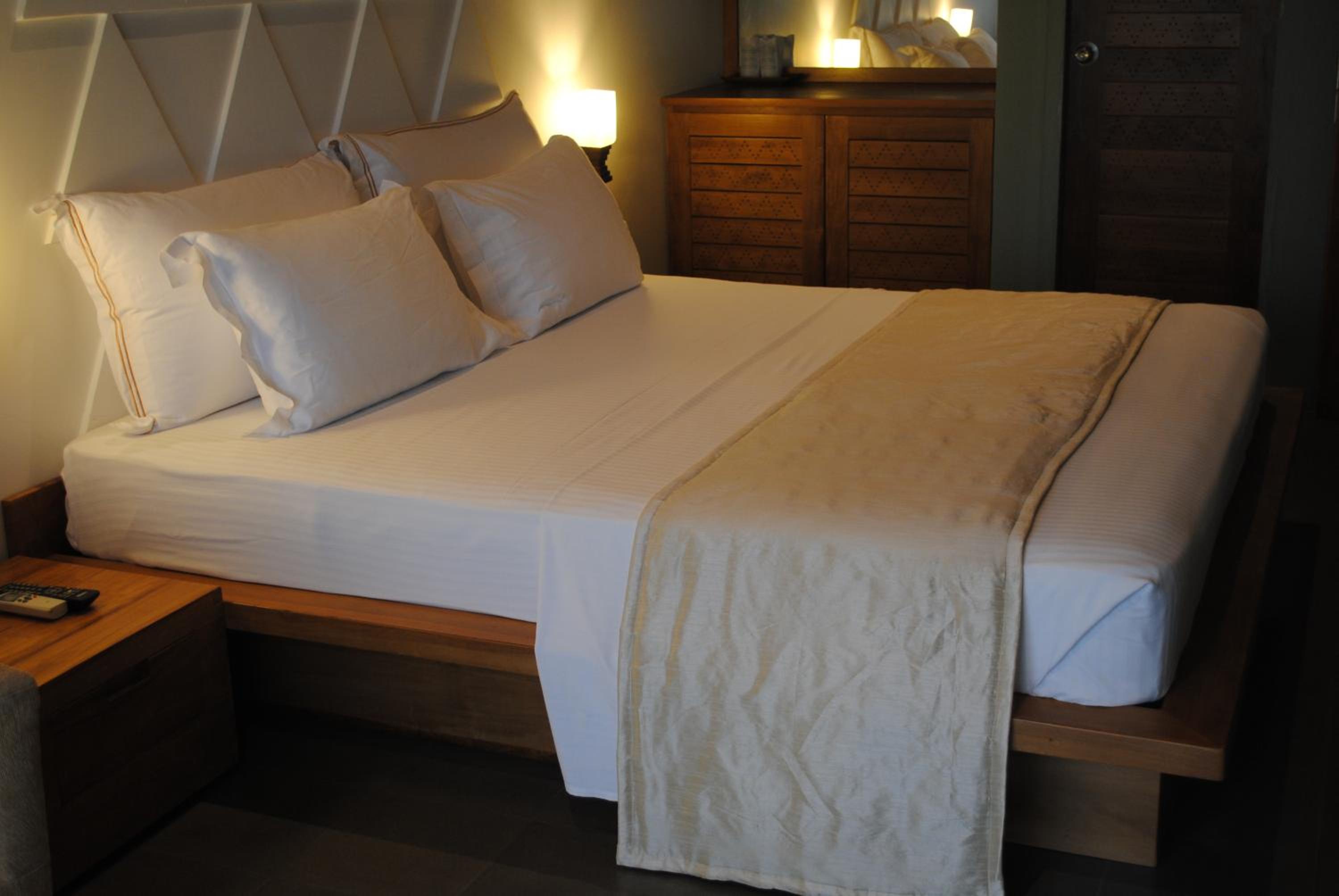 Deluxe Family Suite With Lake View (Interconnecting)