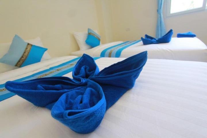 Twin Room with Private Bathroom photo 2