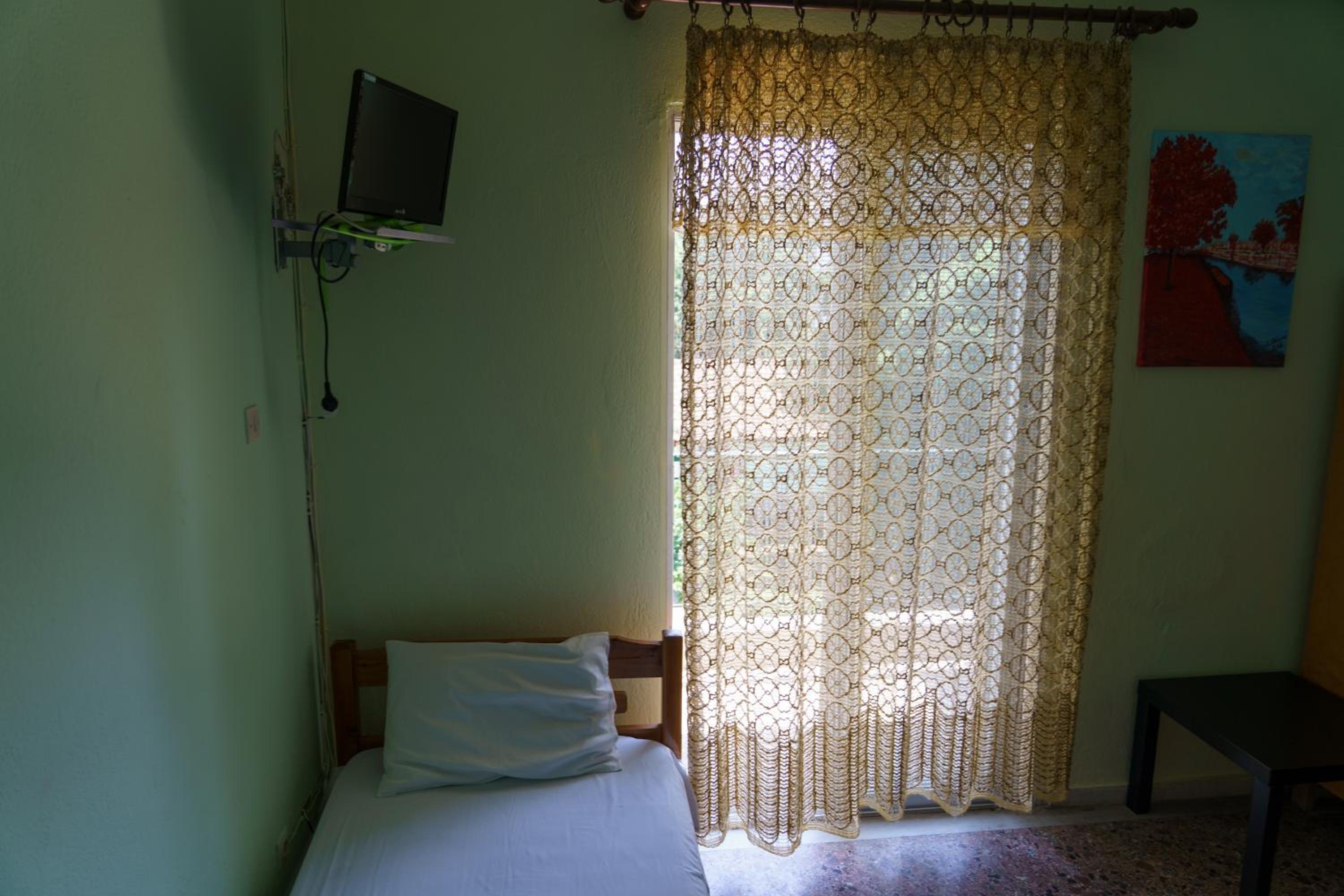 One-Bedroom Apartment with Balcony - Photo 11