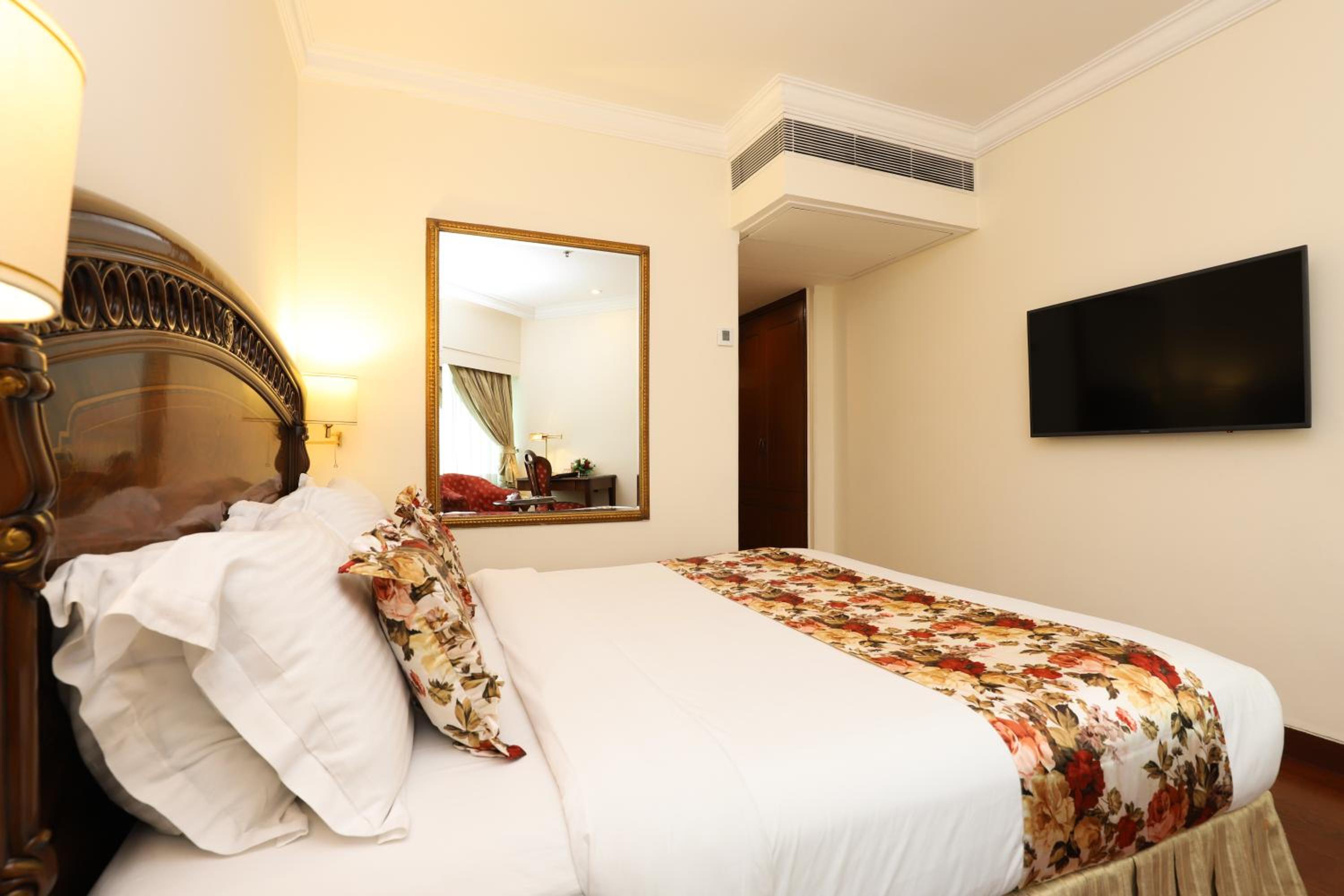 Standard Double Room - 15% Discount on Food & Soft Beverages thumbnail 5