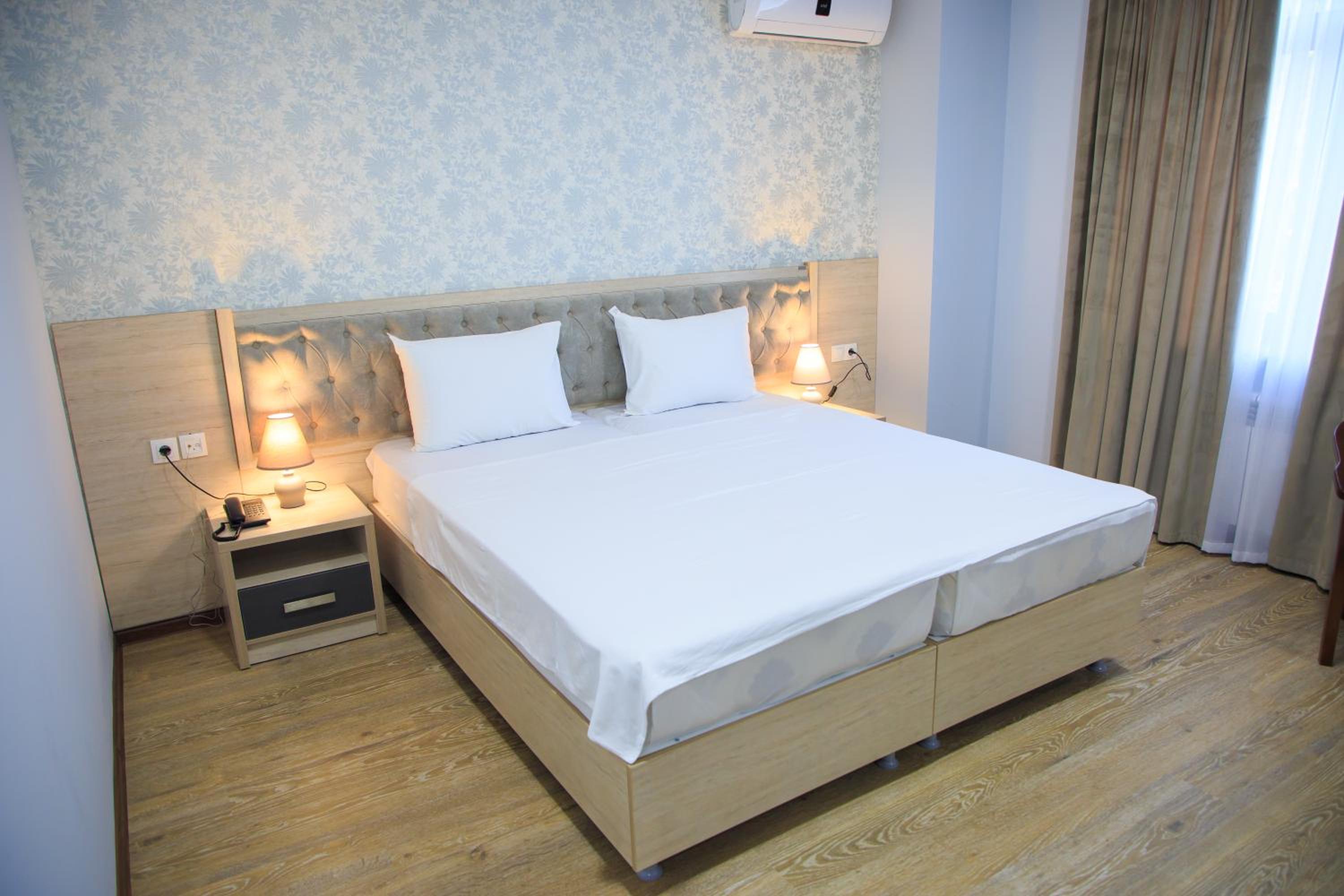 Deluxe Twin Room - Photo 3