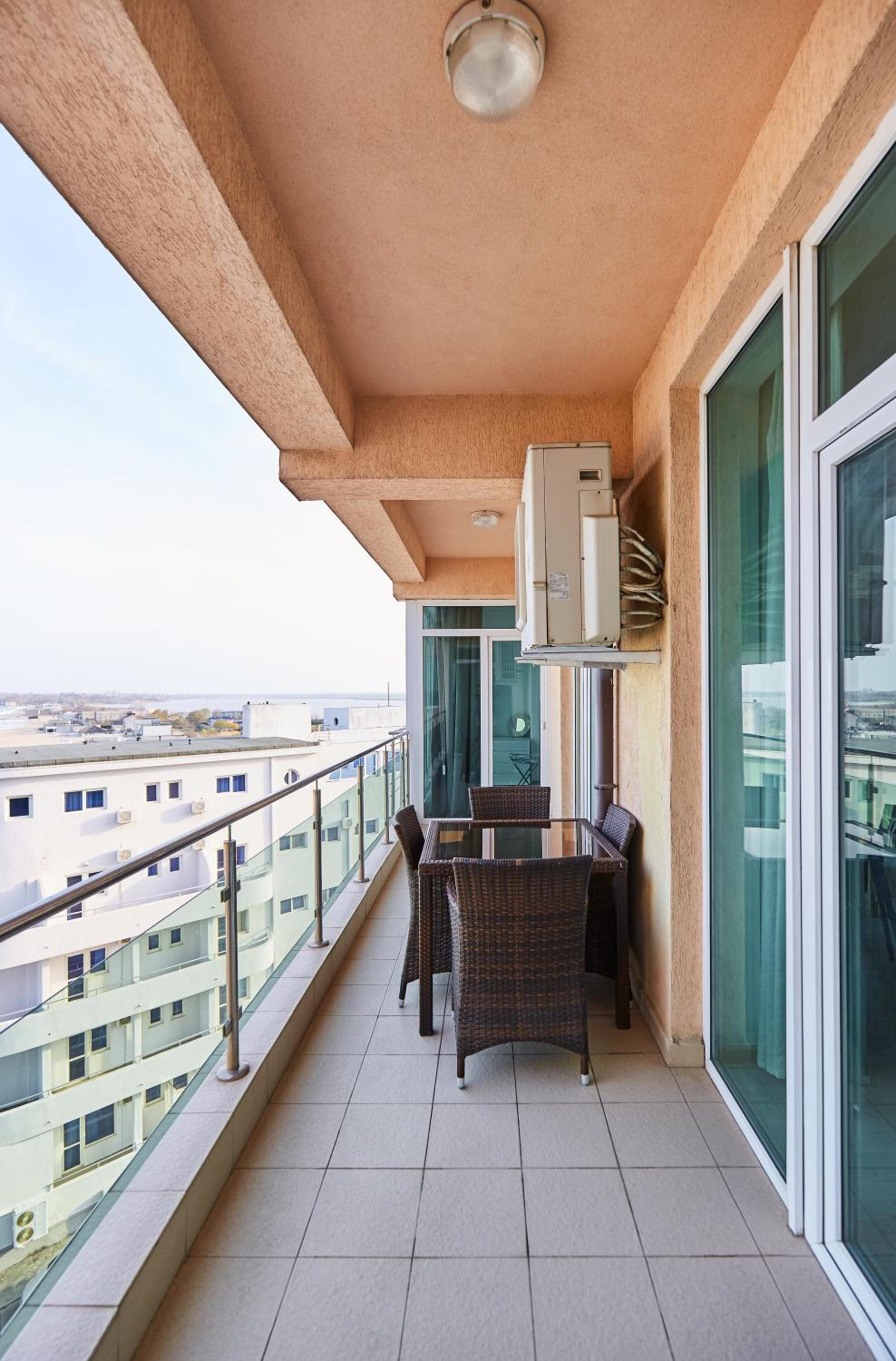 Two-Bedroom Apartment with Sea View - Photo 2