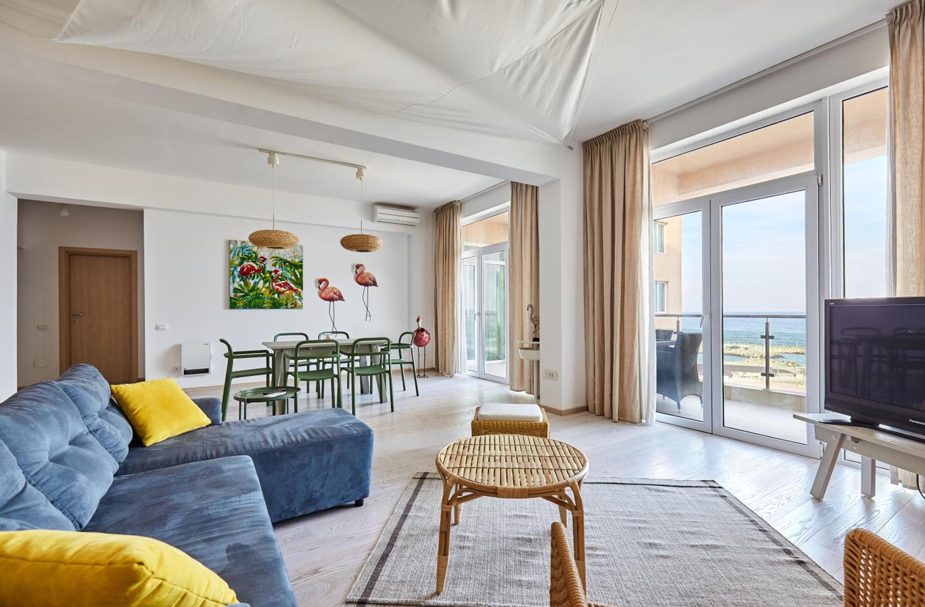 Two-Bedroom Apartment with Sea View - Photo 1