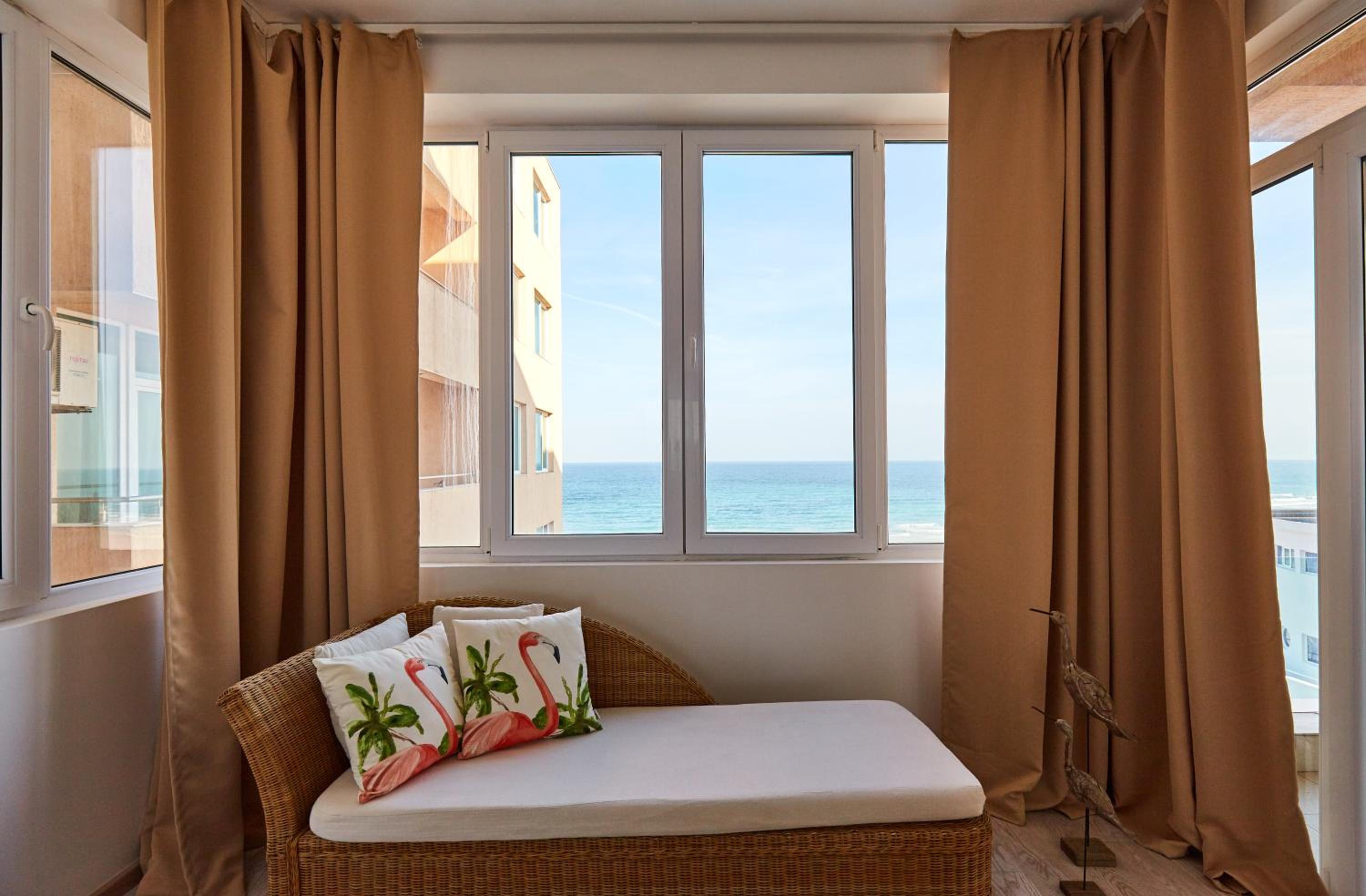 Two-Bedroom Apartment with Sea View - Photo 27