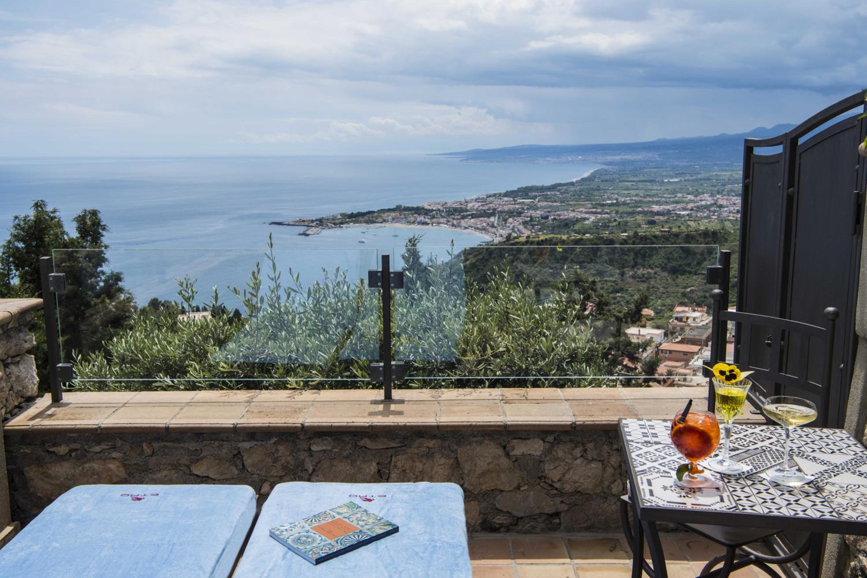 Deluxe Double or Twin Room with Sea View - Photo 5