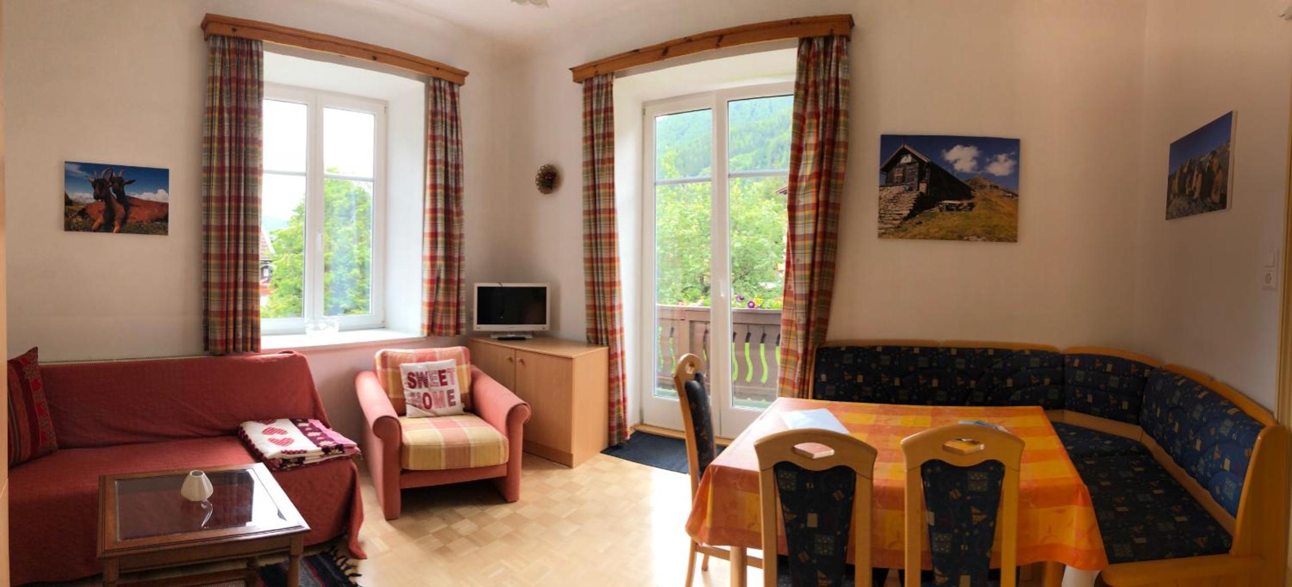 Three-Bedroom Apartment with Mountain View