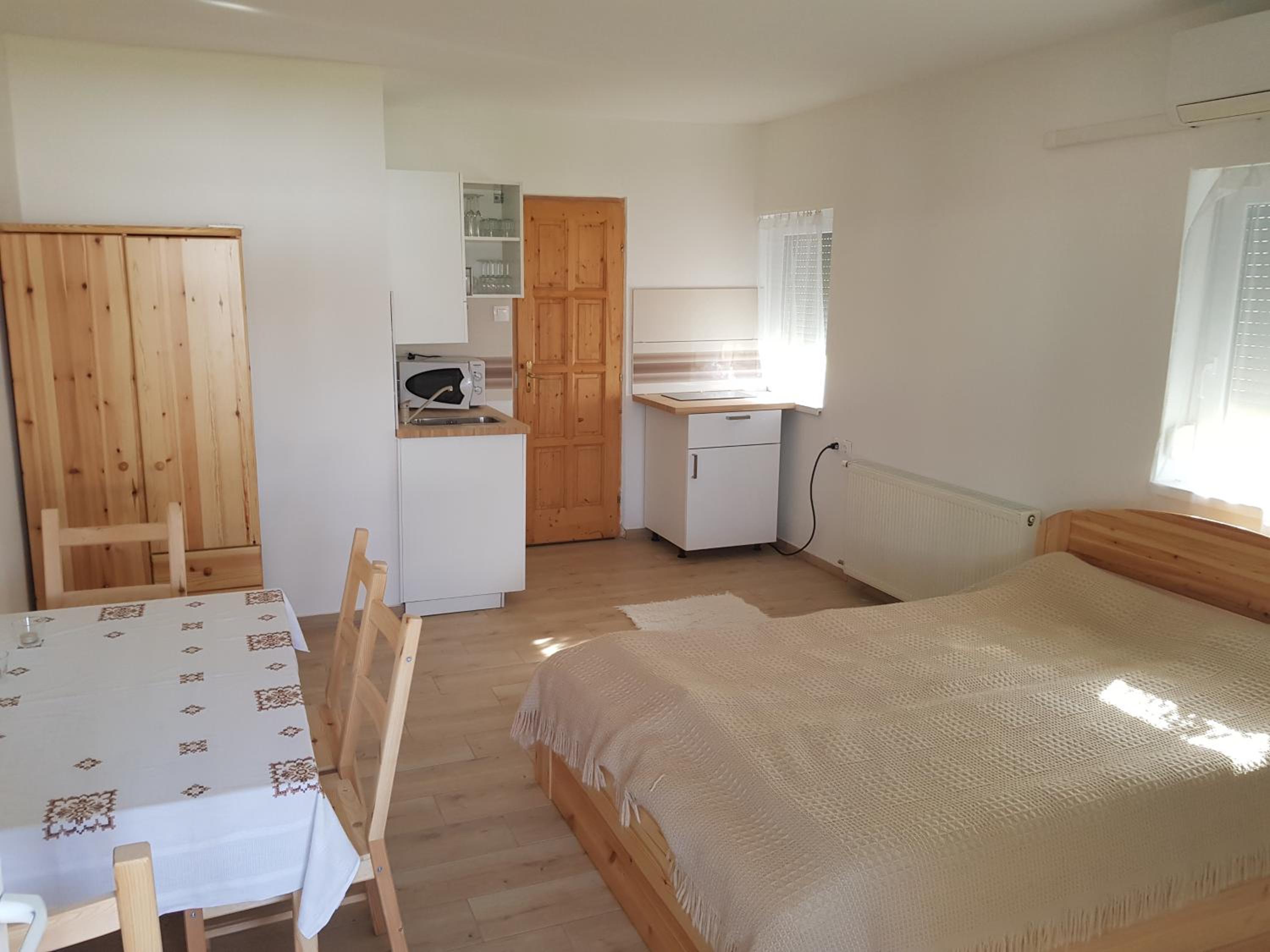 Apartment photo 1