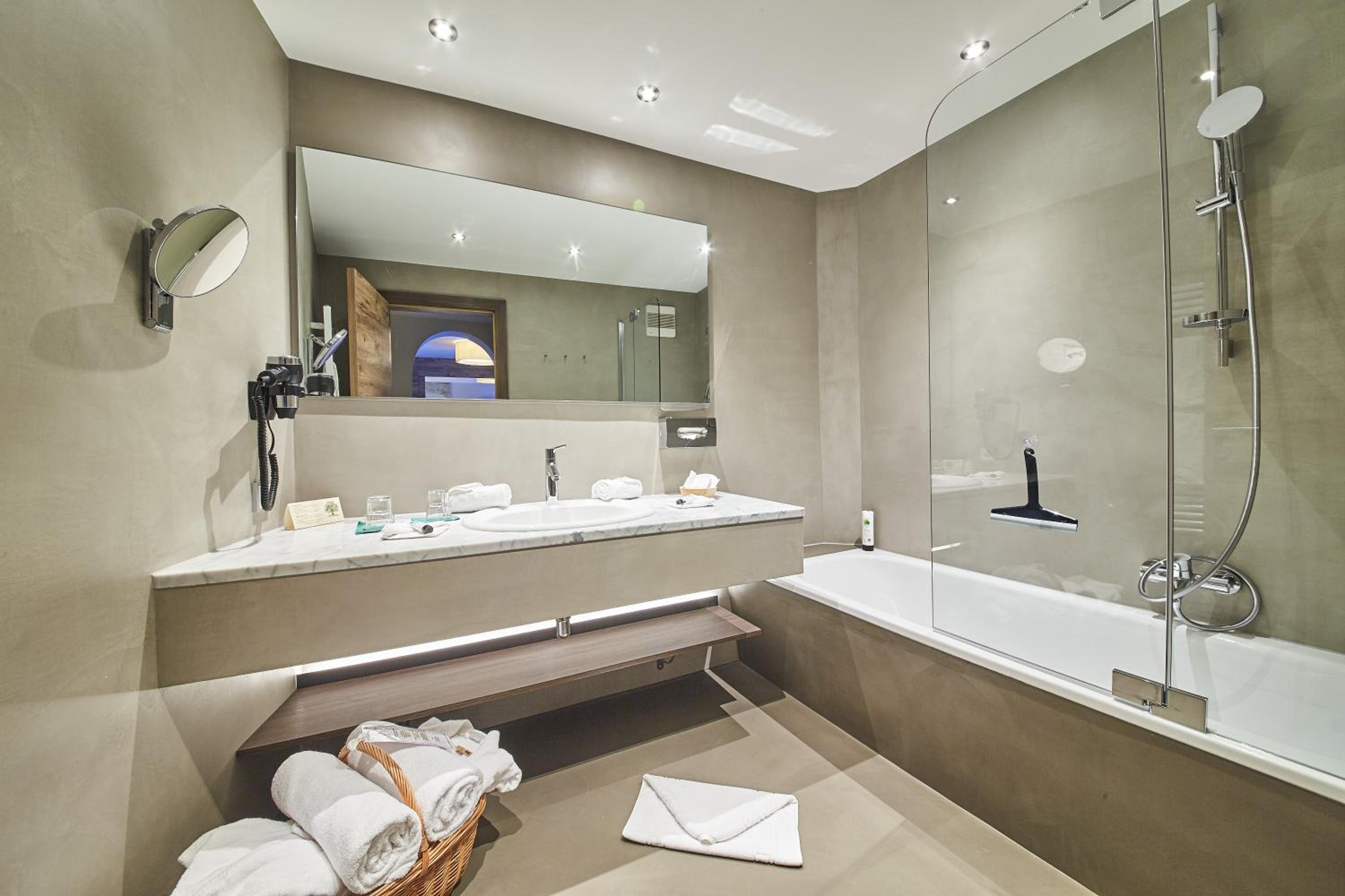 Deluxe Double Room - Photo 2