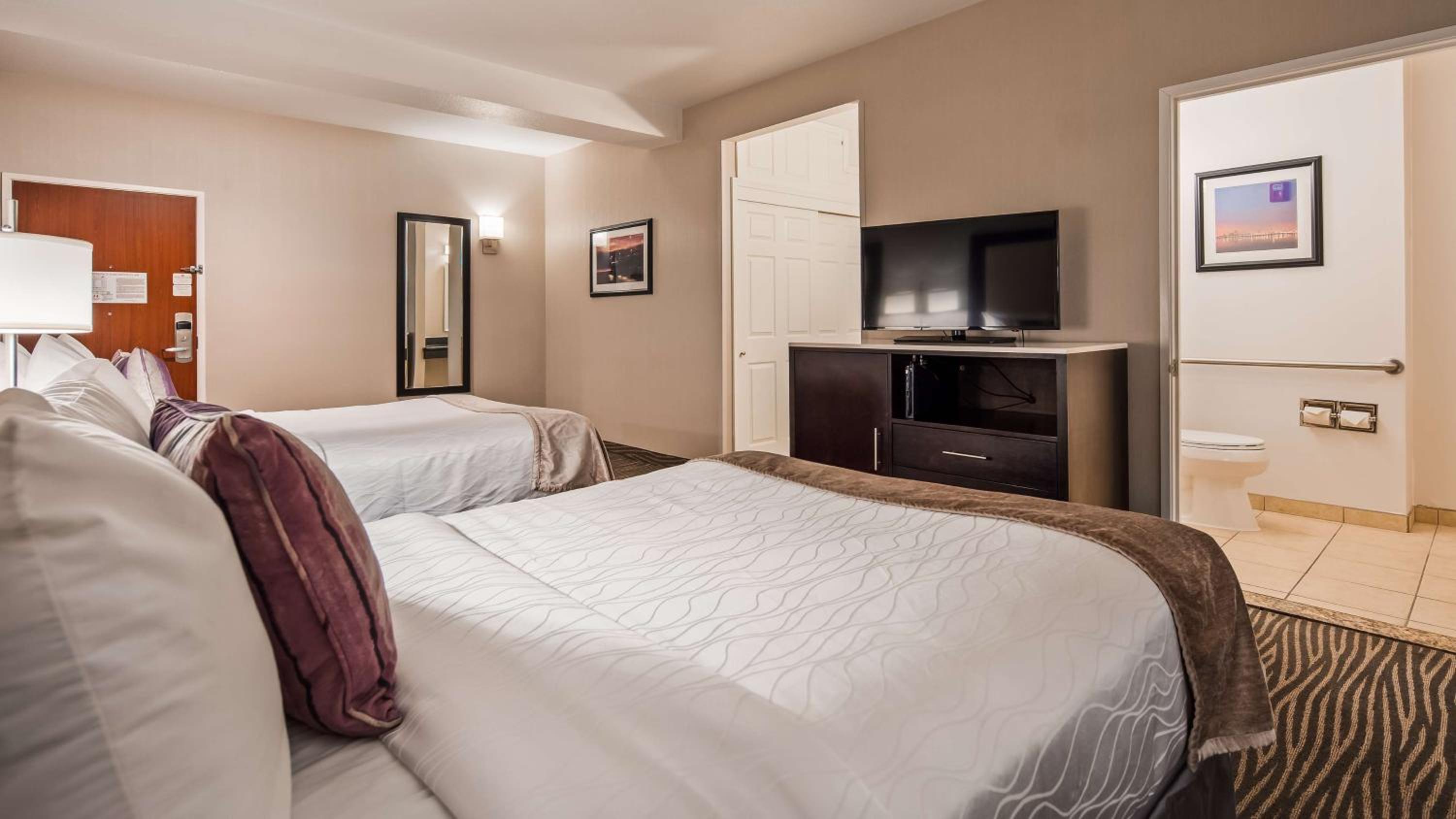 Double Room with Two Double Beds - Non-Smoking - Photo 3
