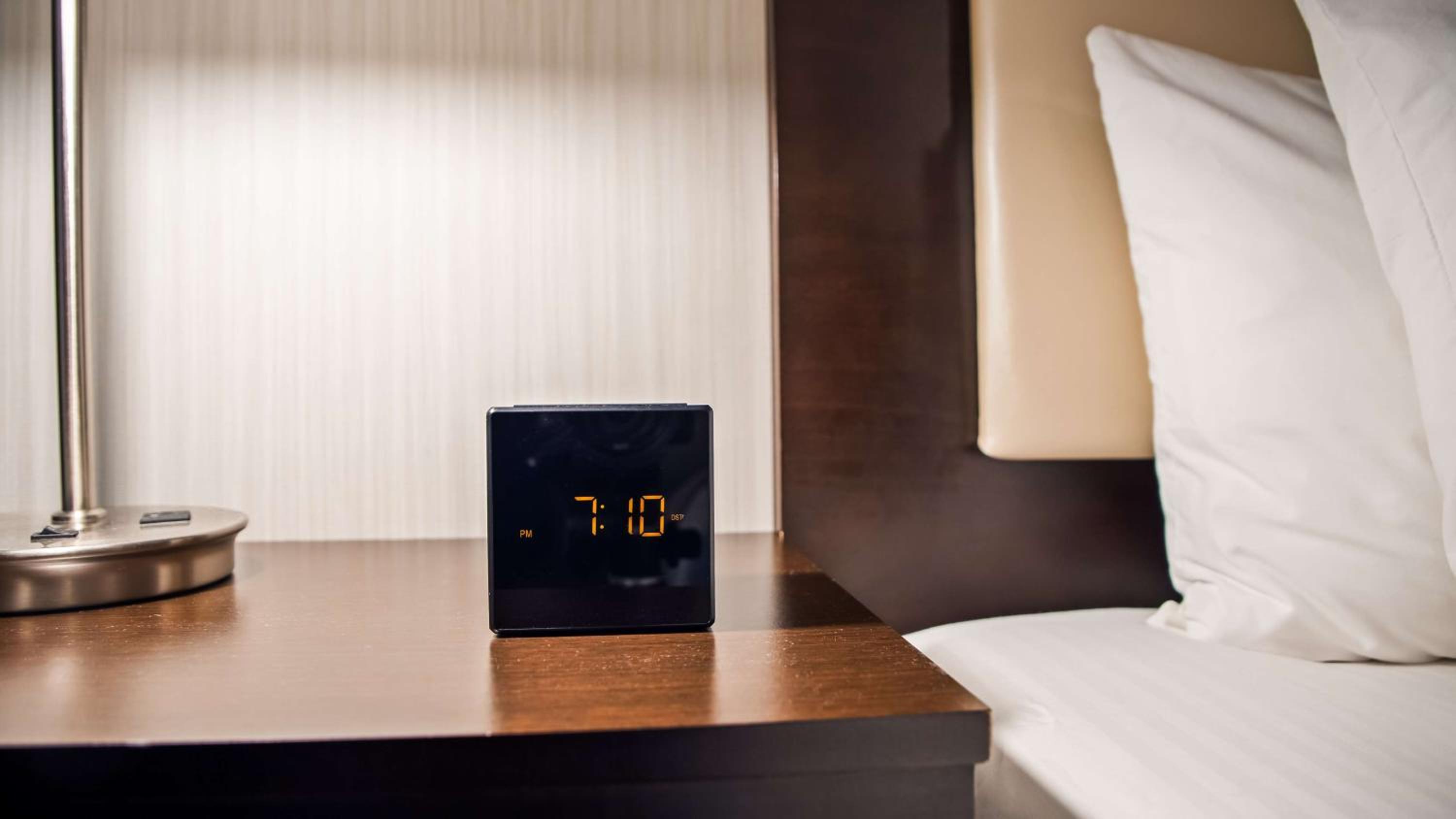 King Room - Non-Smoking - Photo 6