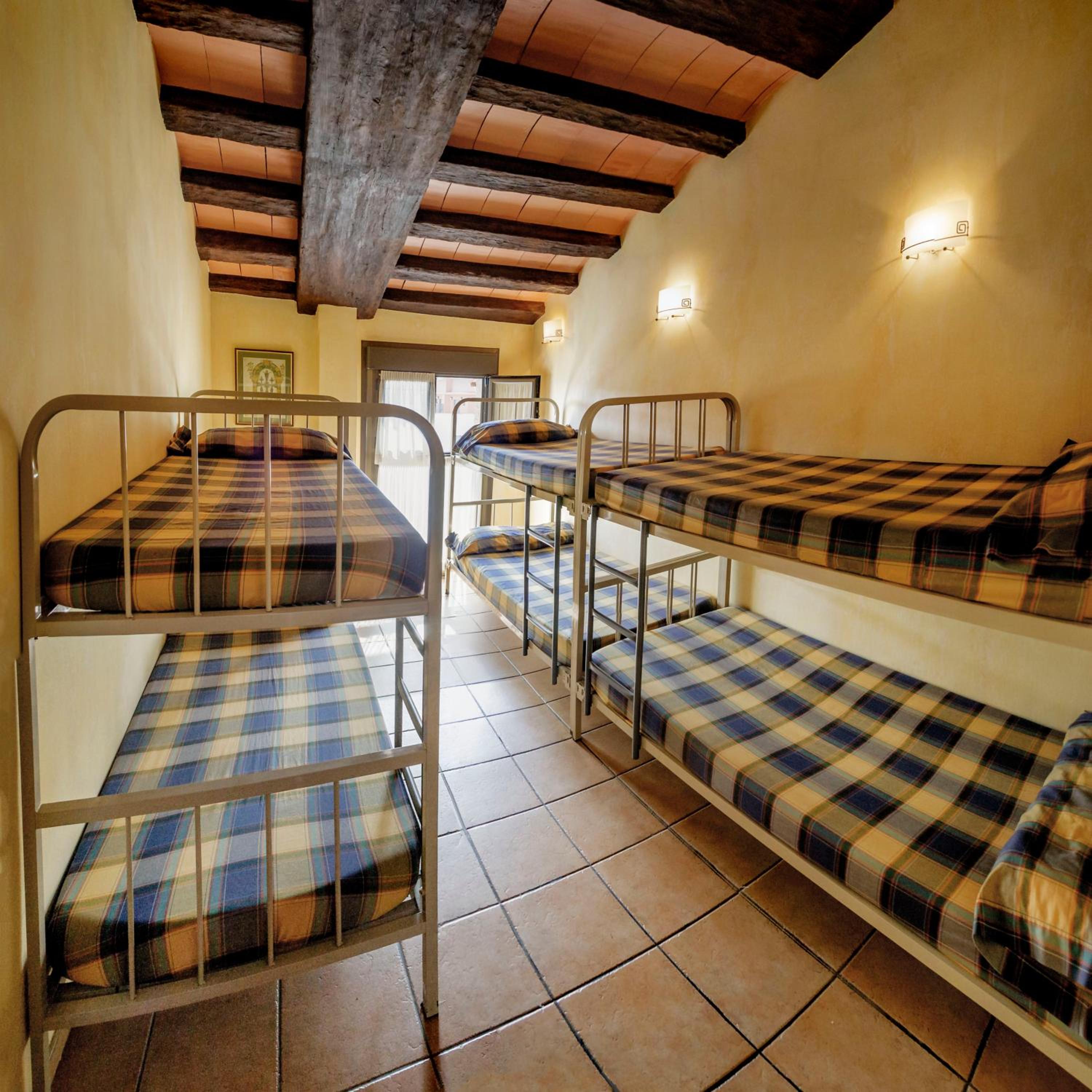 Single Bed in 6-Bed Dormitory Room photo 2