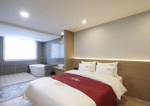 Standard Double Room photo 2