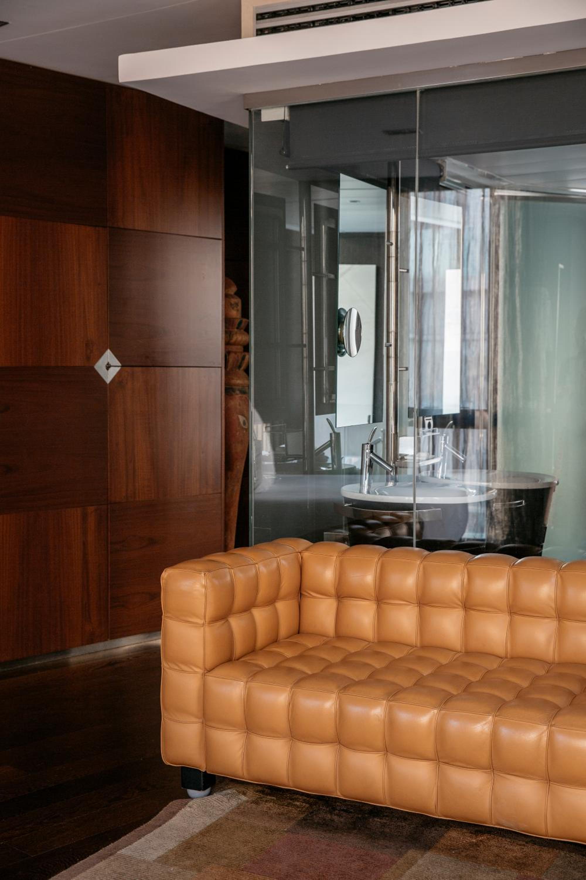 Suite - Photo 2