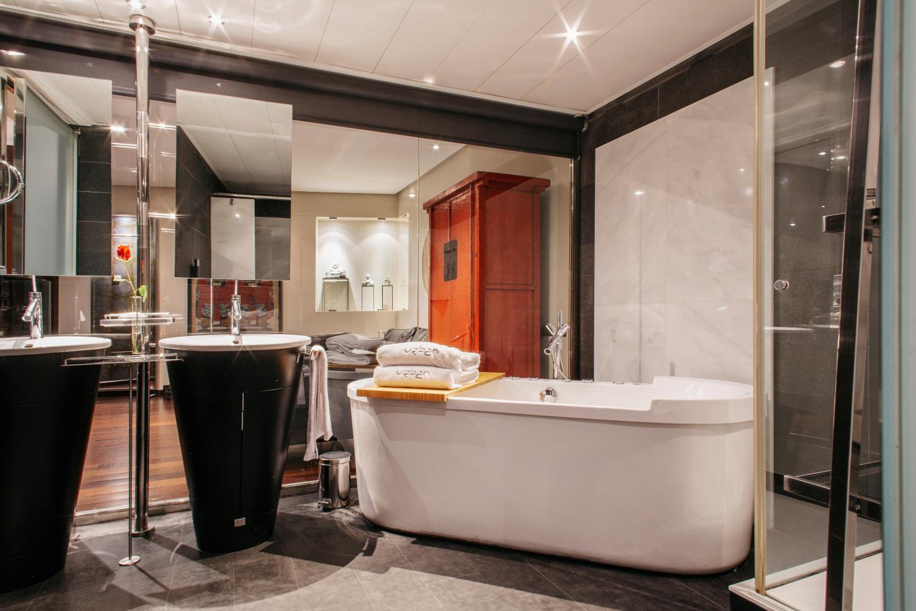 Suite - Photo 5