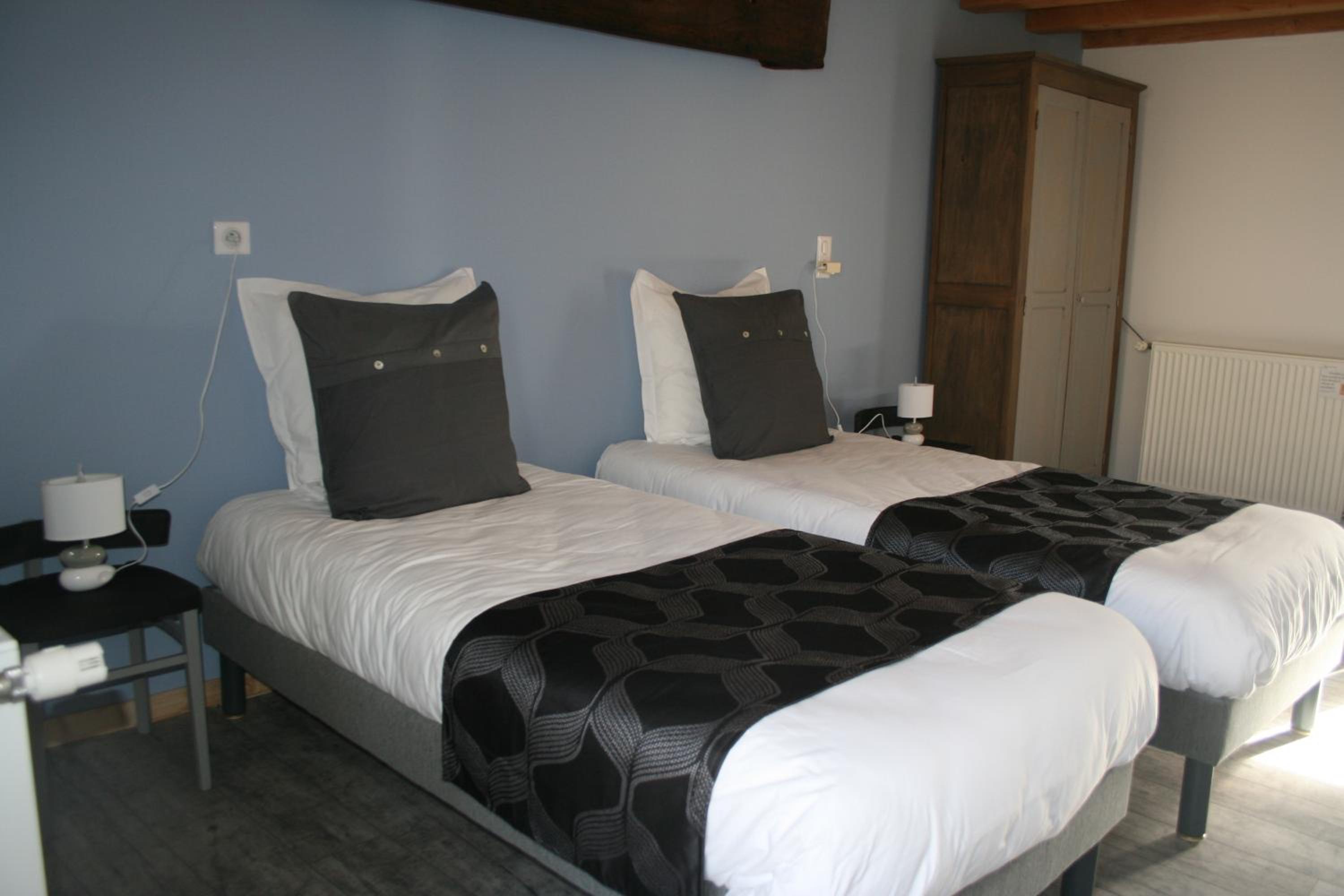 Twin Room - Photo 29