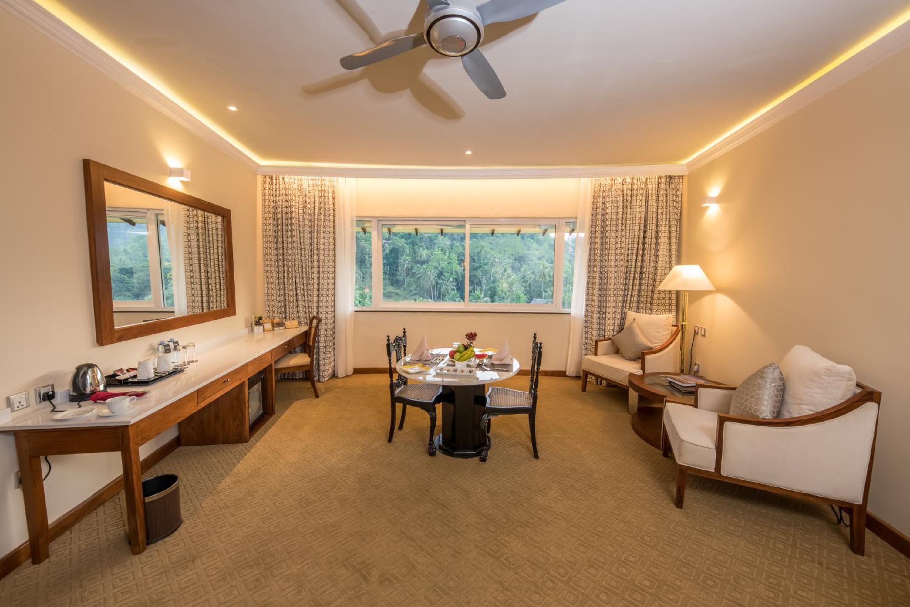 Junior Suite with Mountain View
