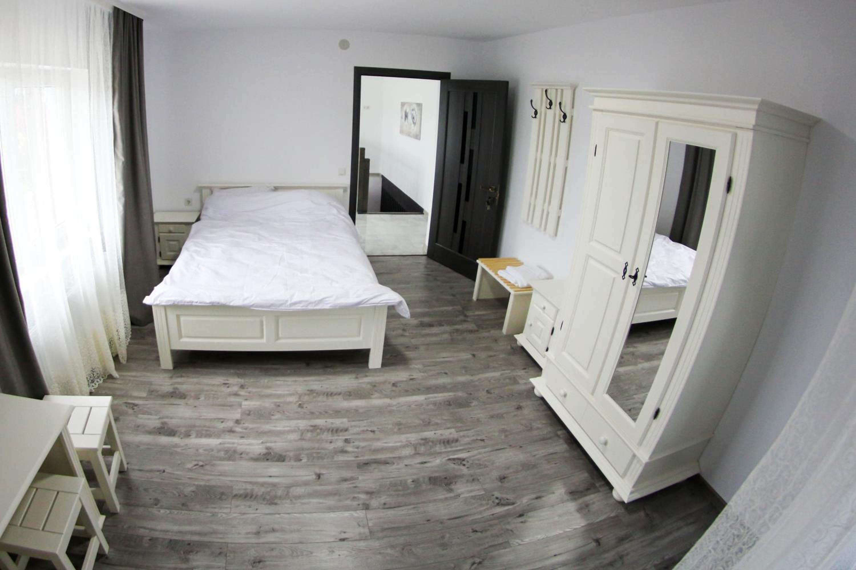 One-Bedroom House photo 1