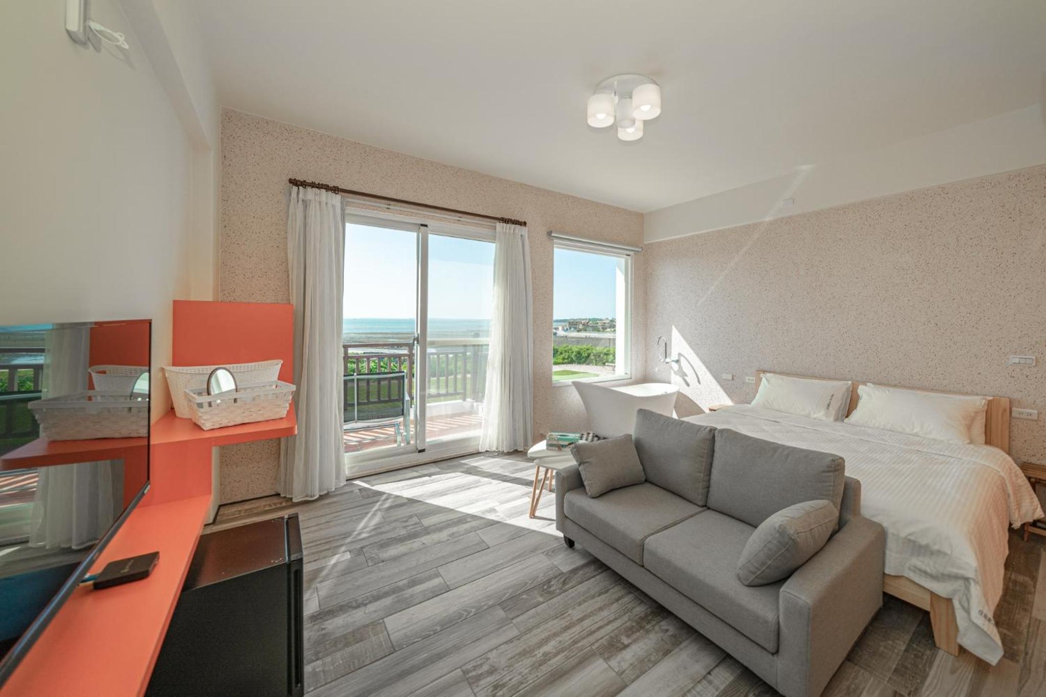Deluxe Double Room with Bath photo 1