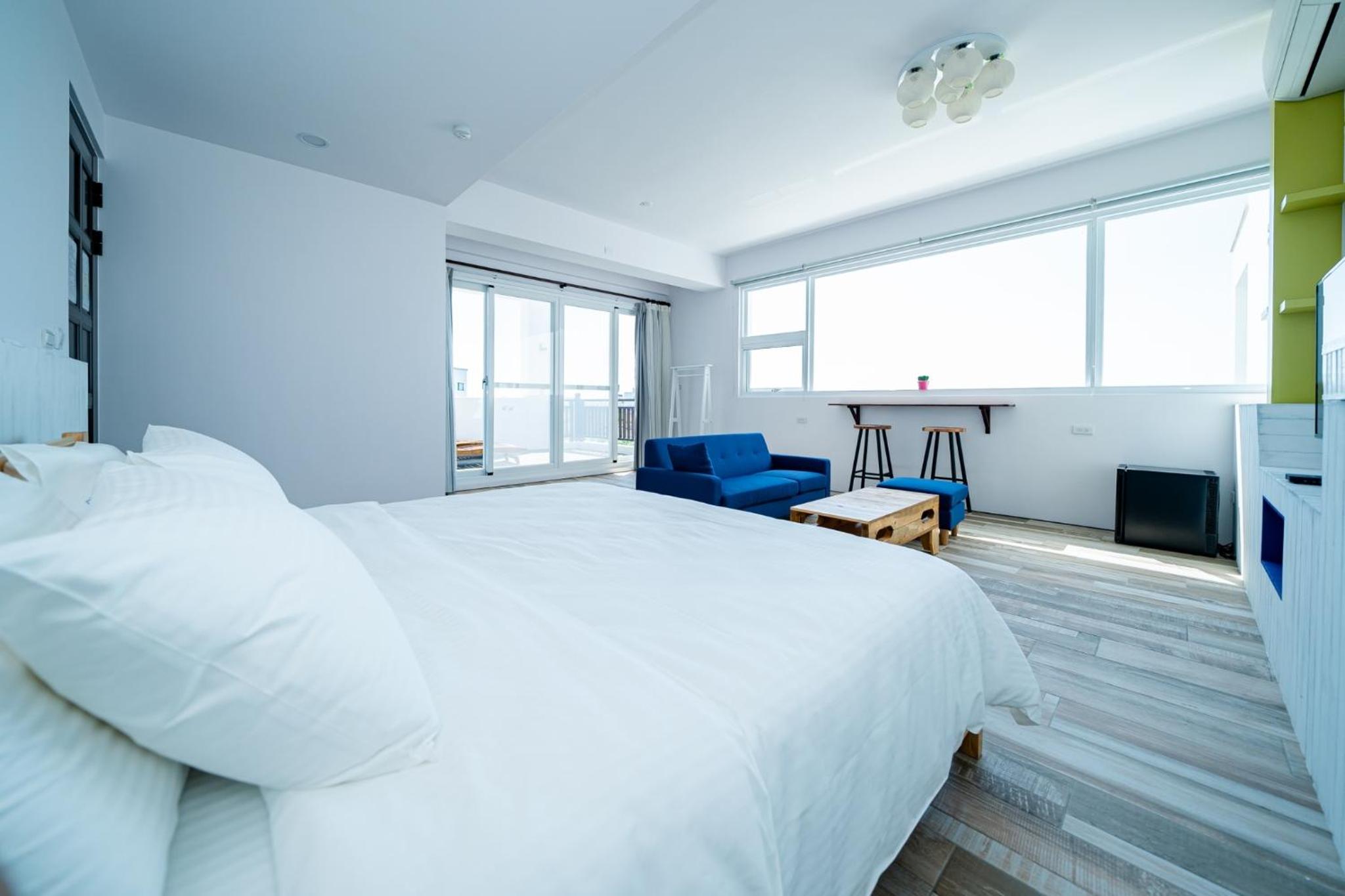 Deluxe Double Room with Balcony and Sea View photo 2