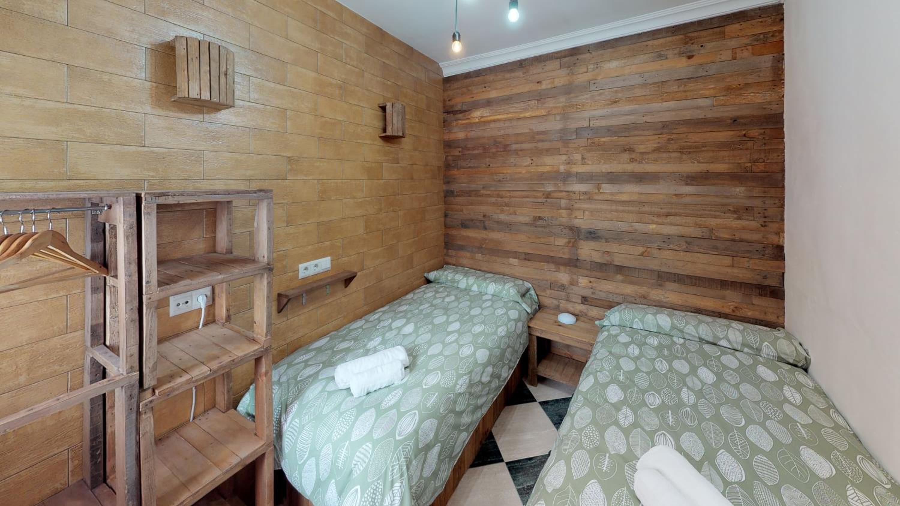 Twin Room - Photo 3