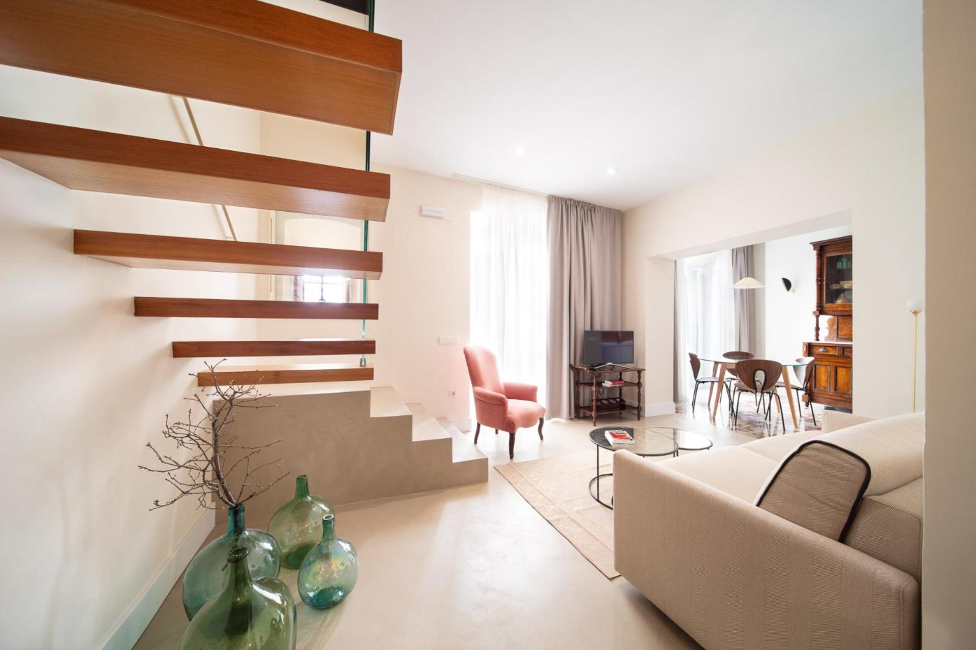 One-Bedroom Apartment - Photo 1