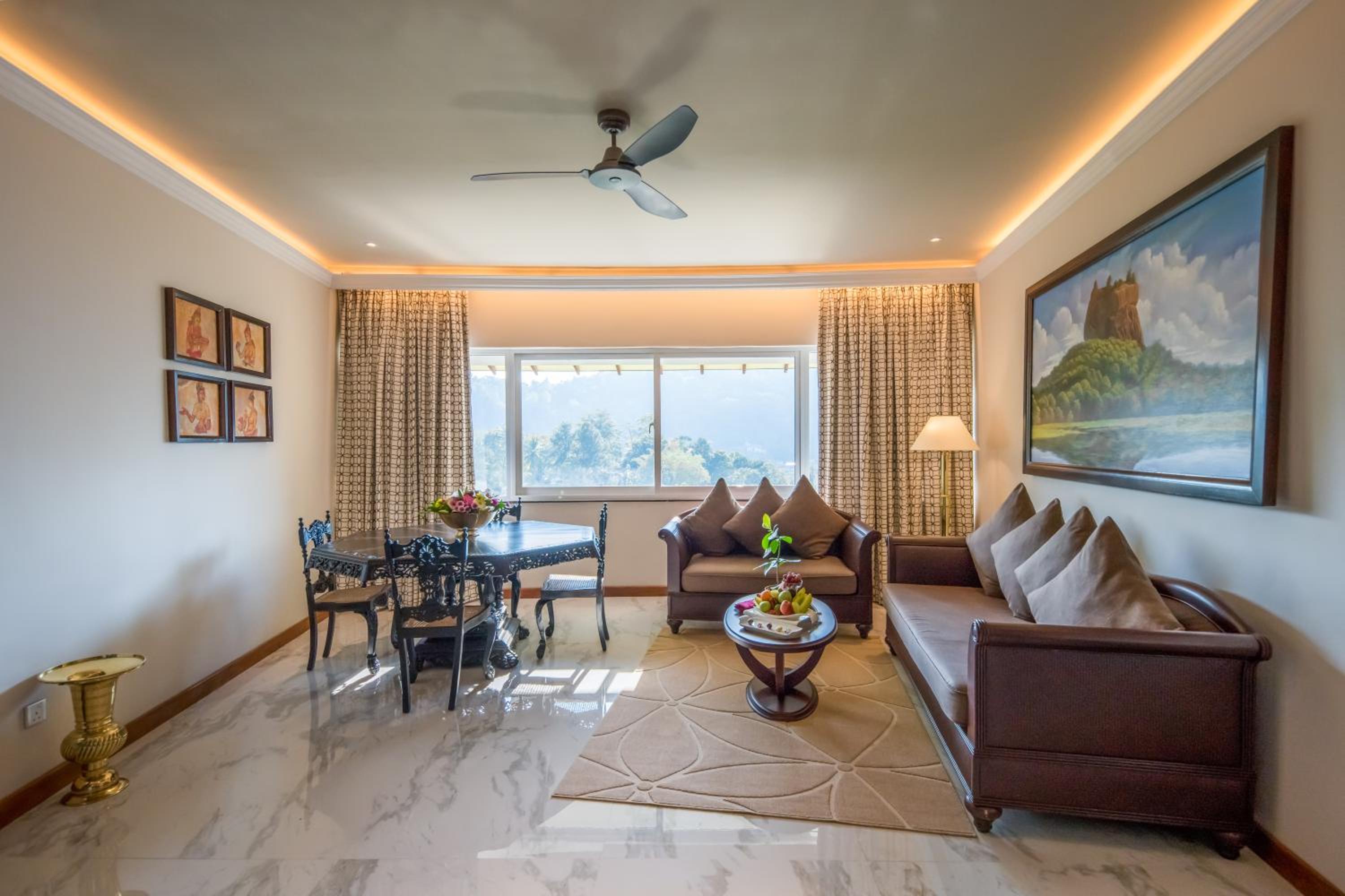 Suite with Mountain View
