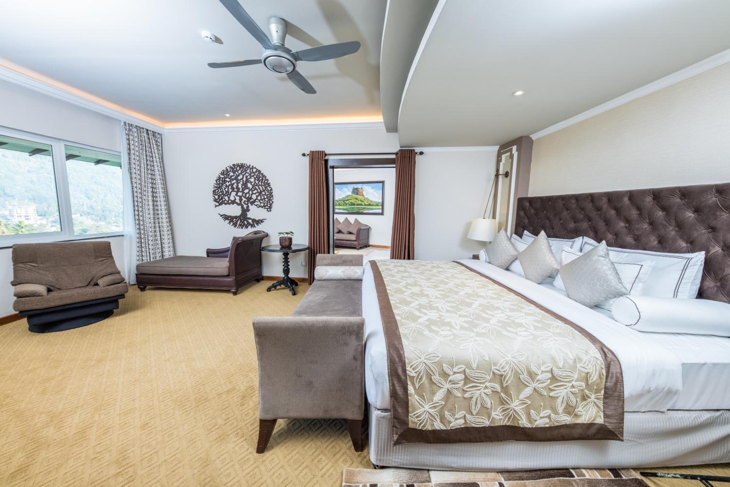 Suite with Mountain View  photo 3