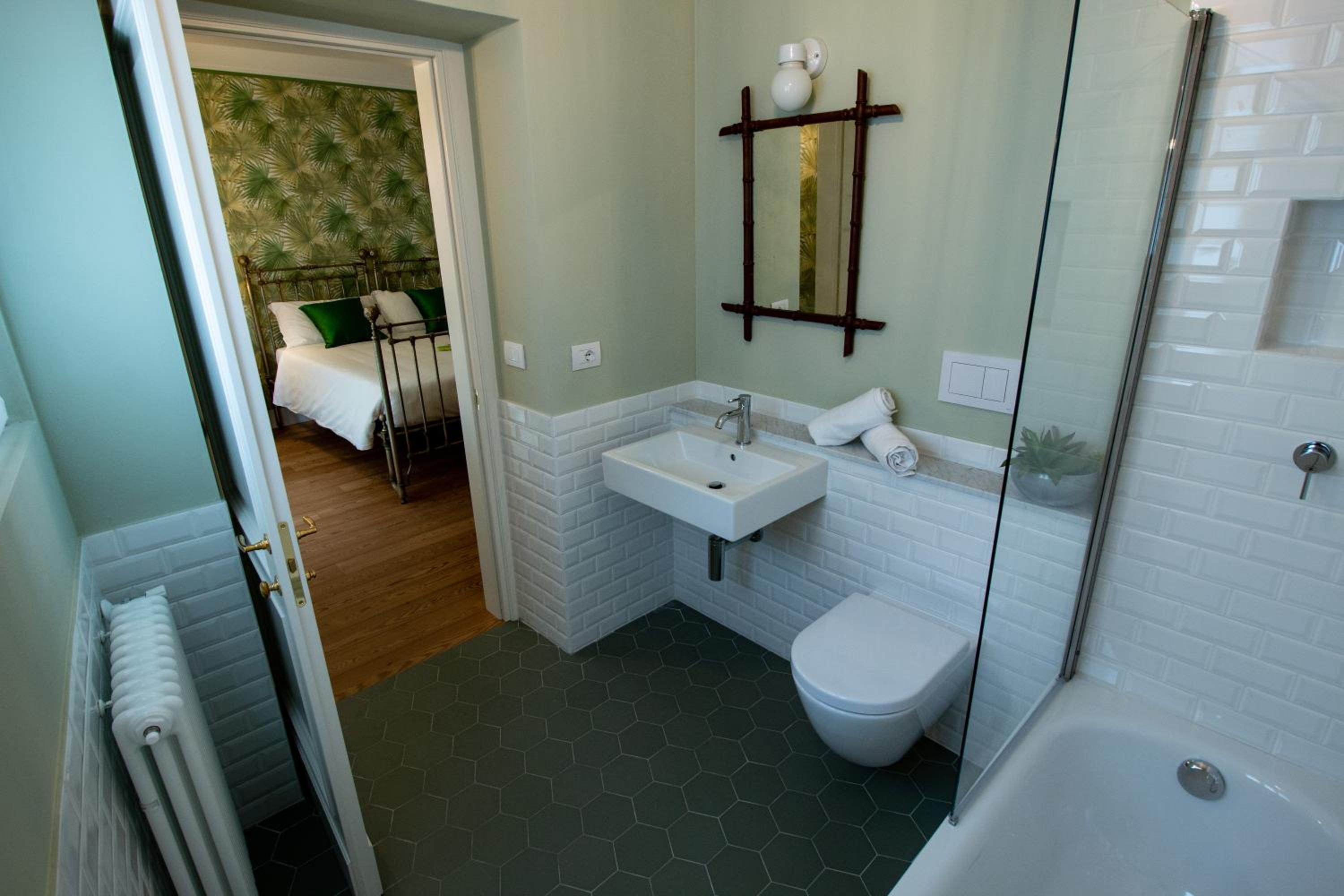Two-Bedroom Suite - interconnecting rooms - Photo 10