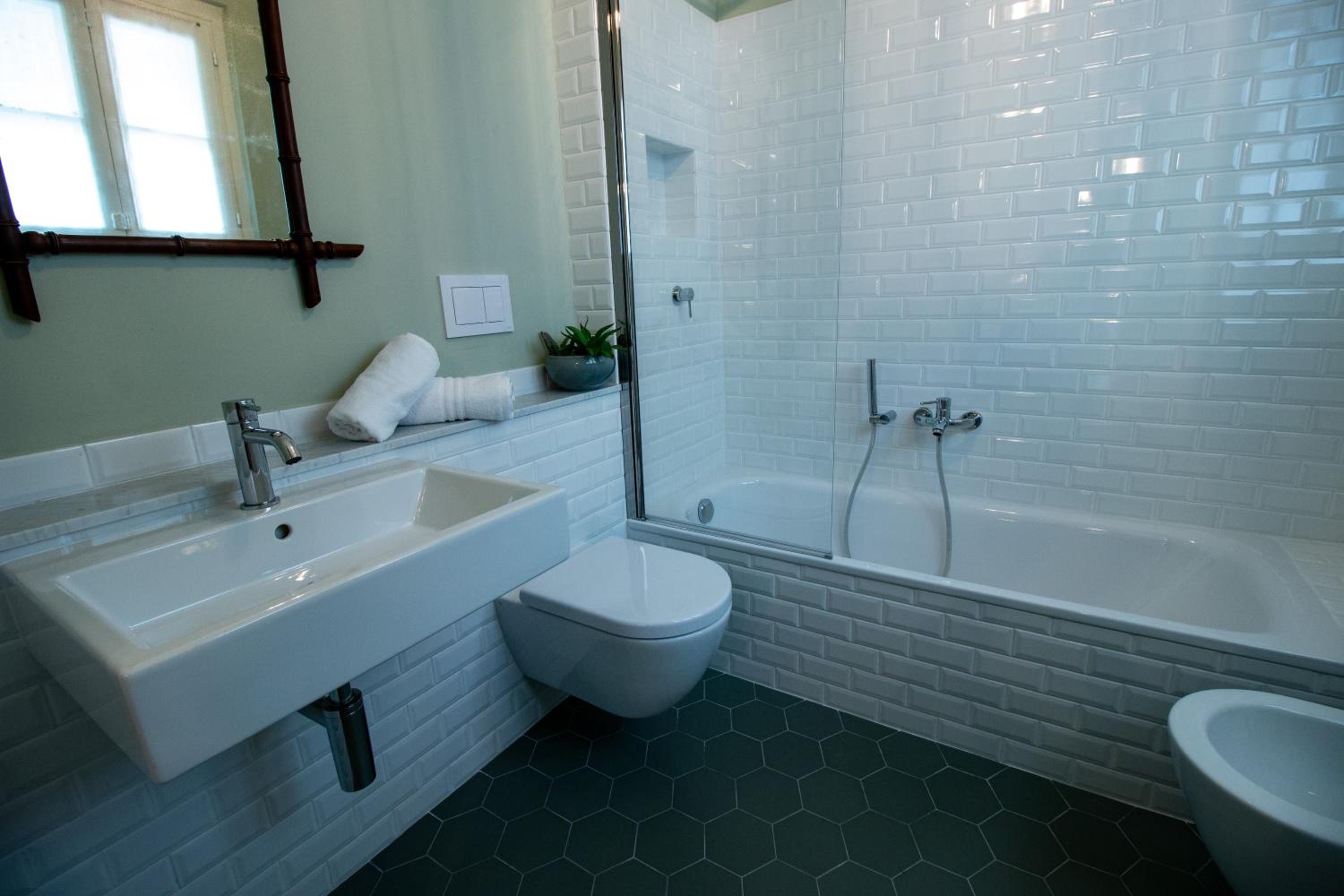 Two-Bedroom Suite - interconnecting rooms - Photo 11