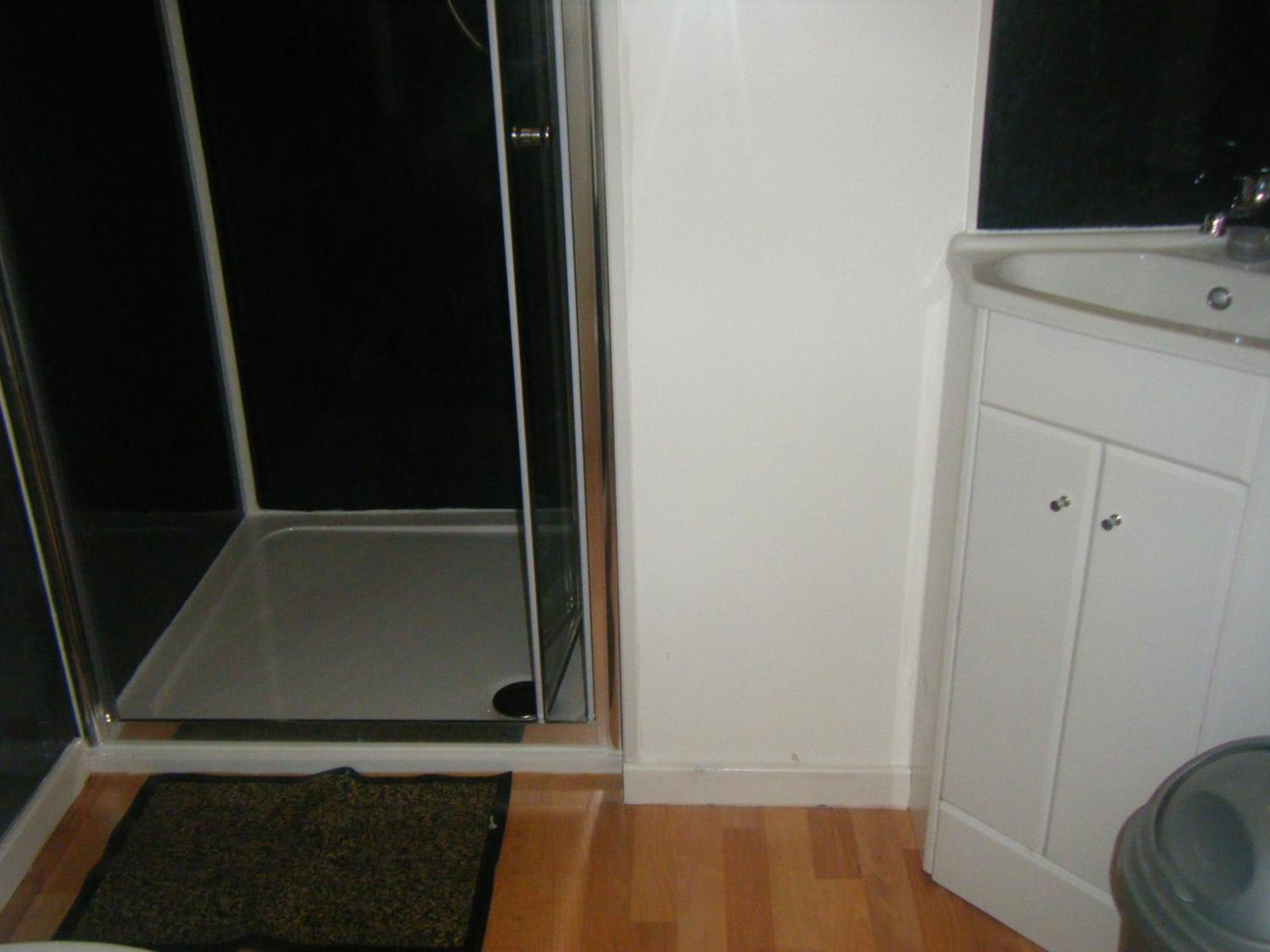 Family Room (2 Adults + 1 Child) - Photo 8